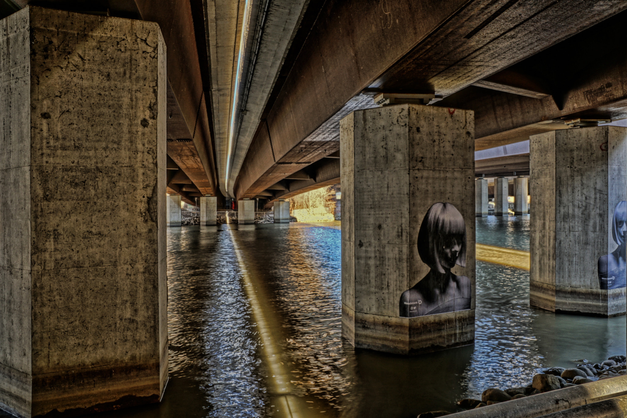 Sony DT 18-135mm F3.5-5.6 SAM sample photo. Bridgehumber at lakeshore photography