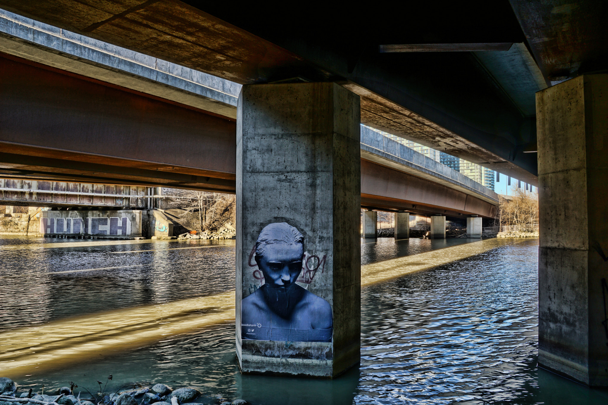Sony DT 18-135mm F3.5-5.6 SAM sample photo. Bridgehumber at lakeshore photography