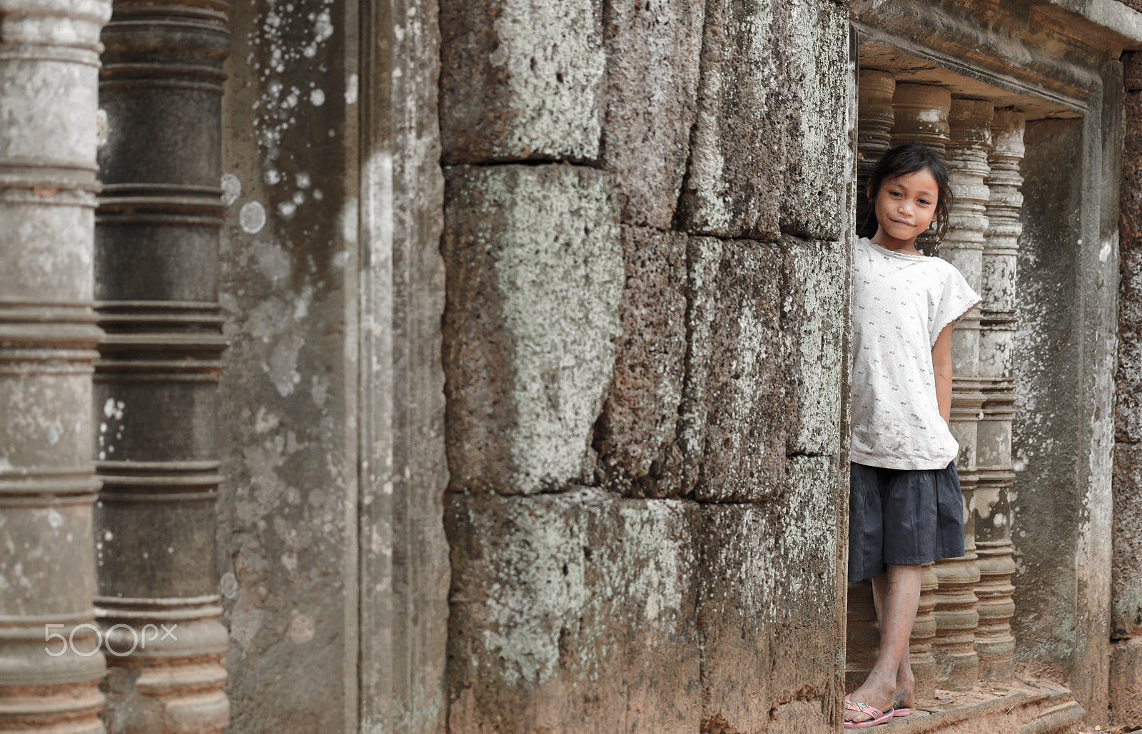 Nikon AF-S Nikkor 70-200mm F4G ED VR sample photo. A smile little girl photography