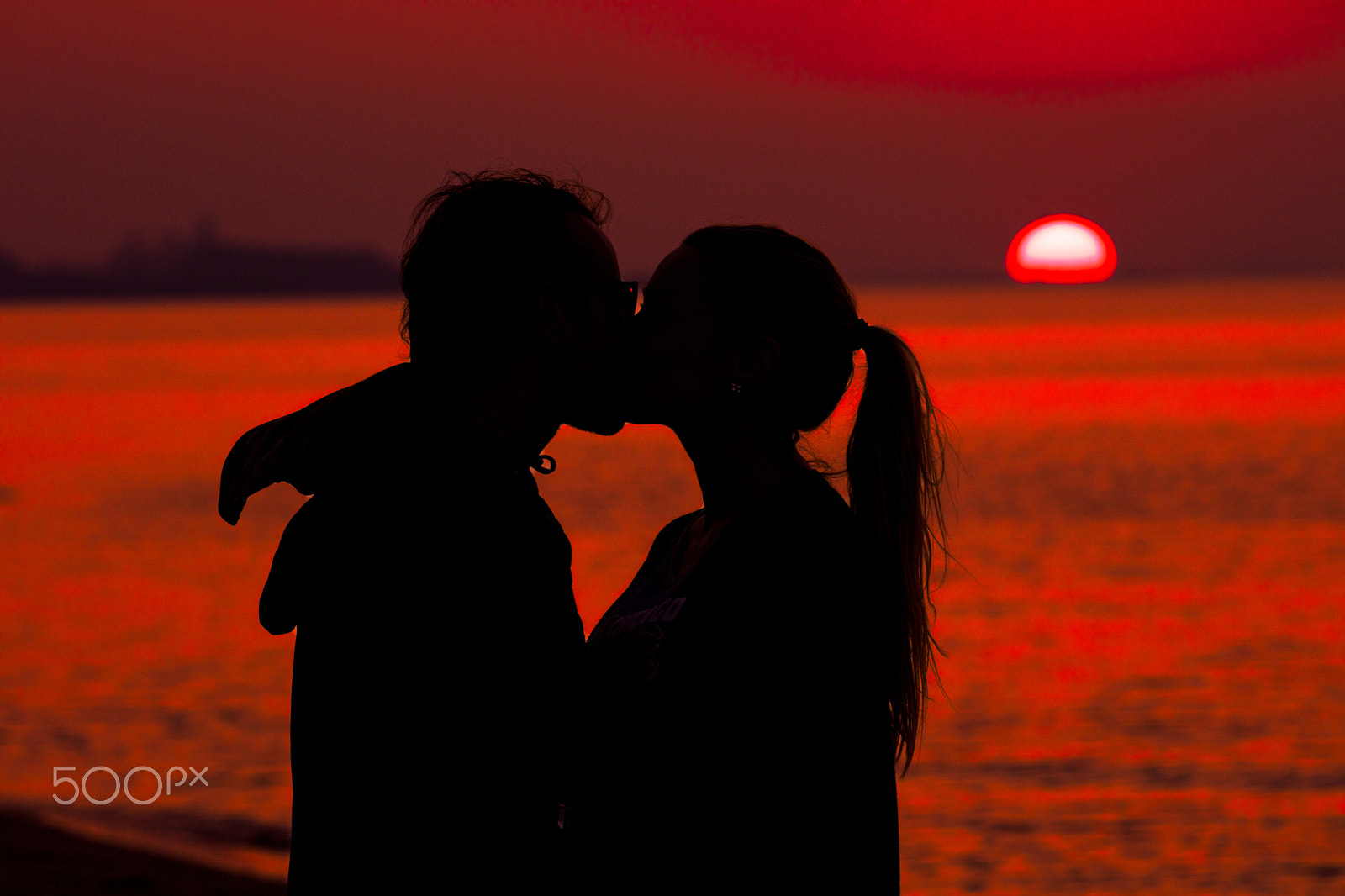 Canon EOS 5DS R sample photo. Sunset kiss photography