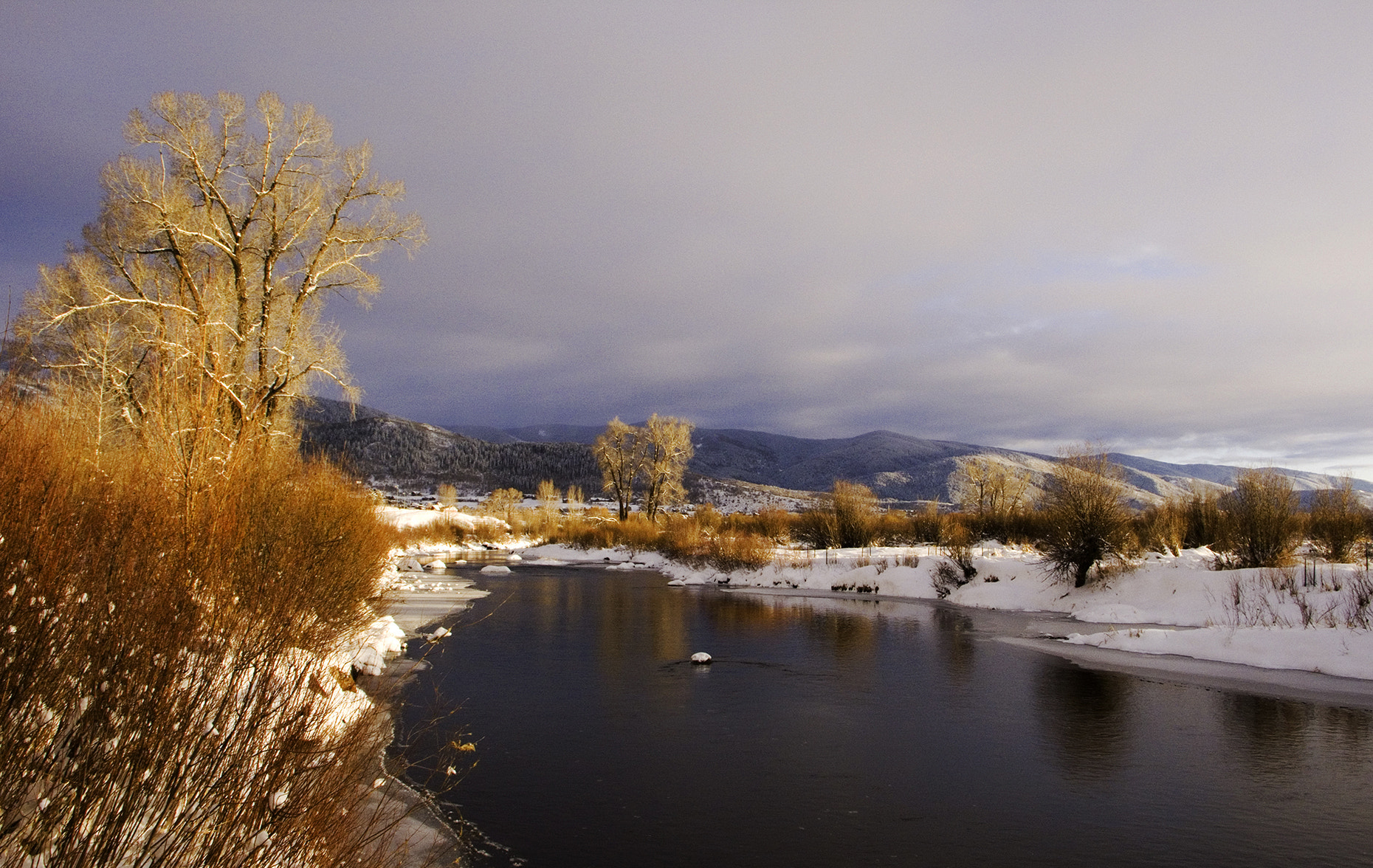 Panasonic DMC-LX2 sample photo. Yampa river, winter, colorado photography