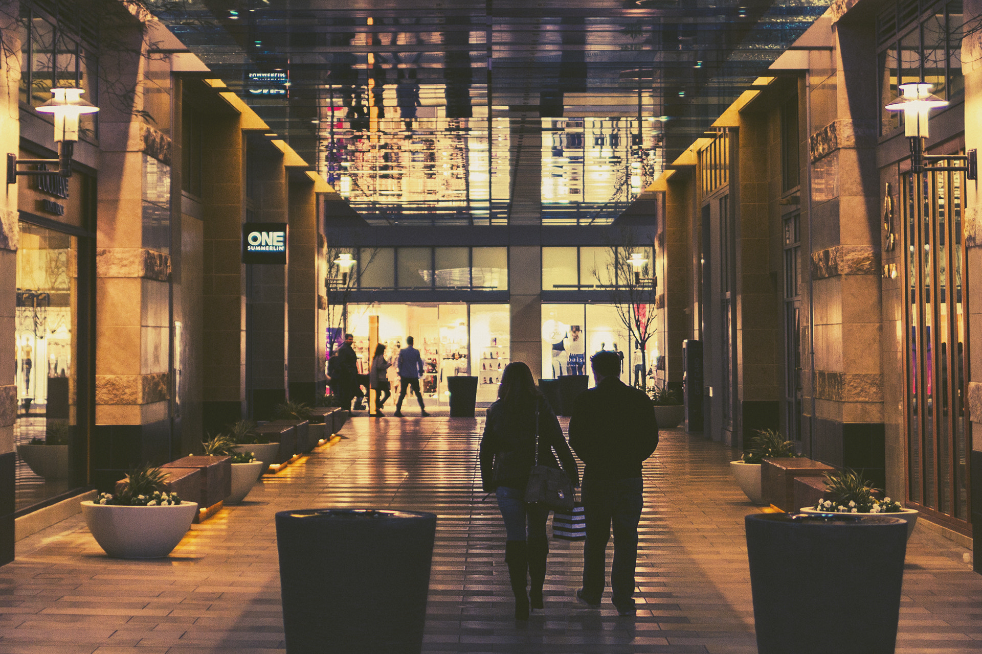 Canon EF 35mm F2 IS USM sample photo. Golden hallway photography