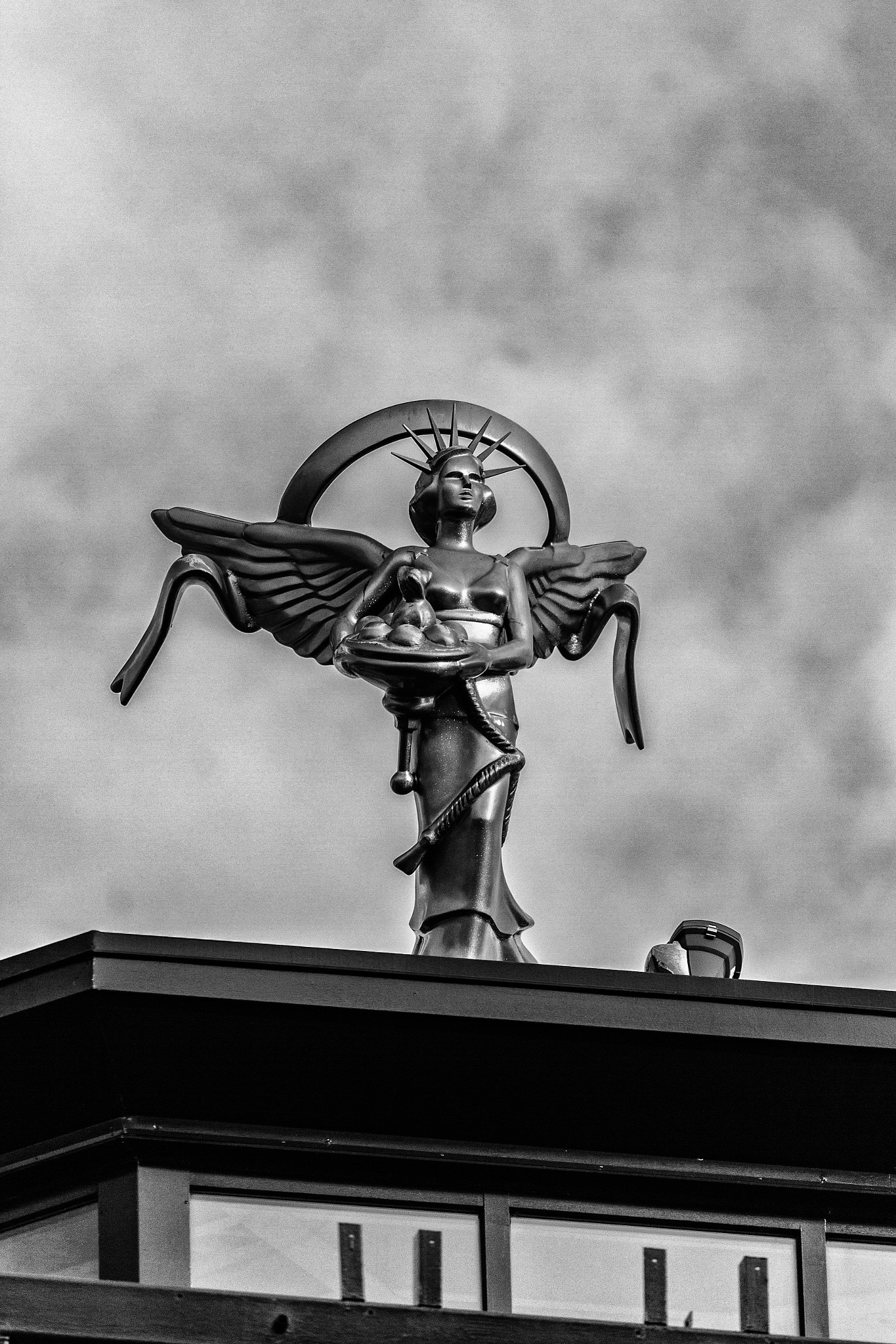 Canon EF-S 55-250mm F4-5.6 IS STM sample photo. Statue i 170222 photography