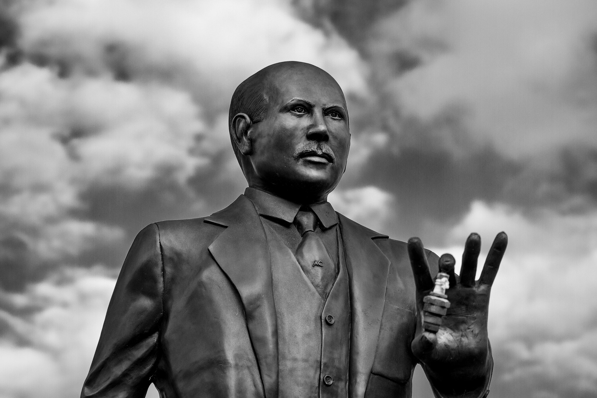 Canon EF-S 55-250mm F4-5.6 IS STM sample photo. Statue ii 170222 photography