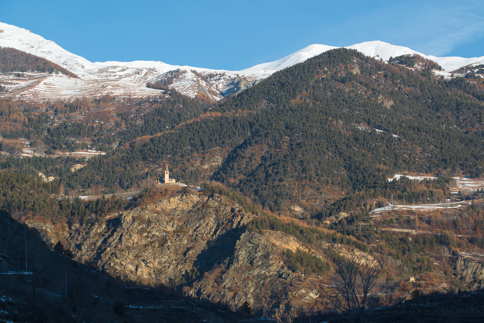 Nikon AF-S Nikkor 70-200mm F4G ED VR sample photo. Lonely church photography
