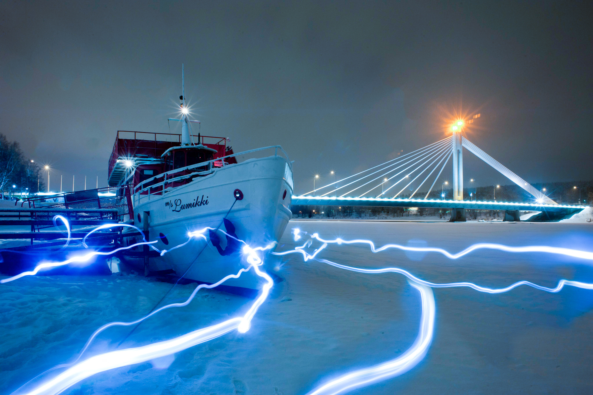 Nikon D700 + Nikon AF Nikkor 24mm F2.8D sample photo. The frozen lake photography