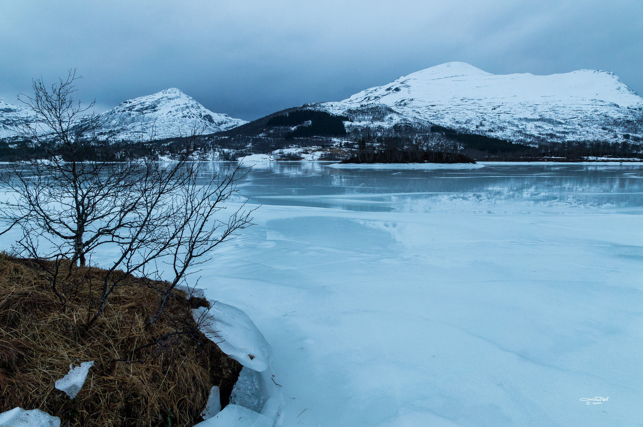 Sony SLT-A57 + Sony DT 16-50mm F2.8 SSM sample photo. Cold as ice. wet winter on fjellseter. photography