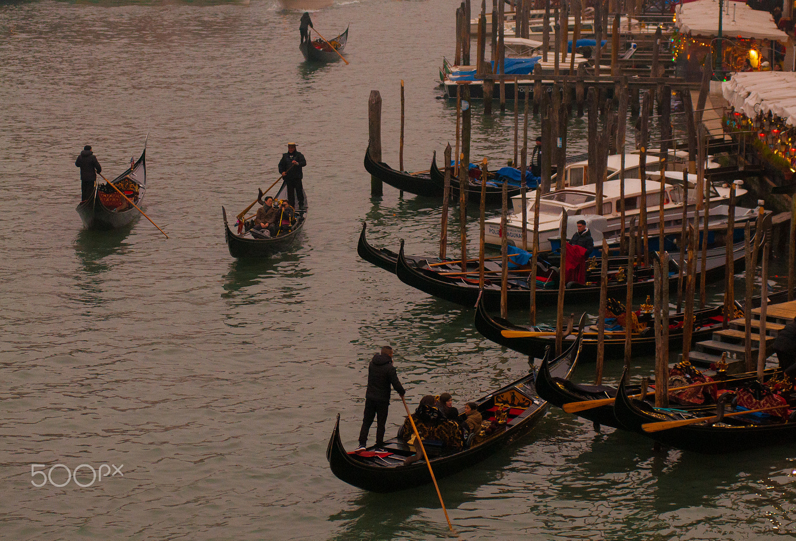 Nikon AF-Nikkor 80-200mm F2.8D ED sample photo. Venice grand canal gondolas photography
