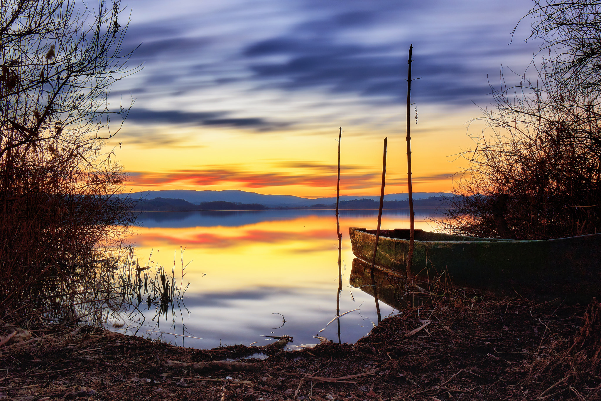 Canon EOS 760D (EOS Rebel T6s / EOS 8000D) sample photo. Lago di chiusi in inverno photography