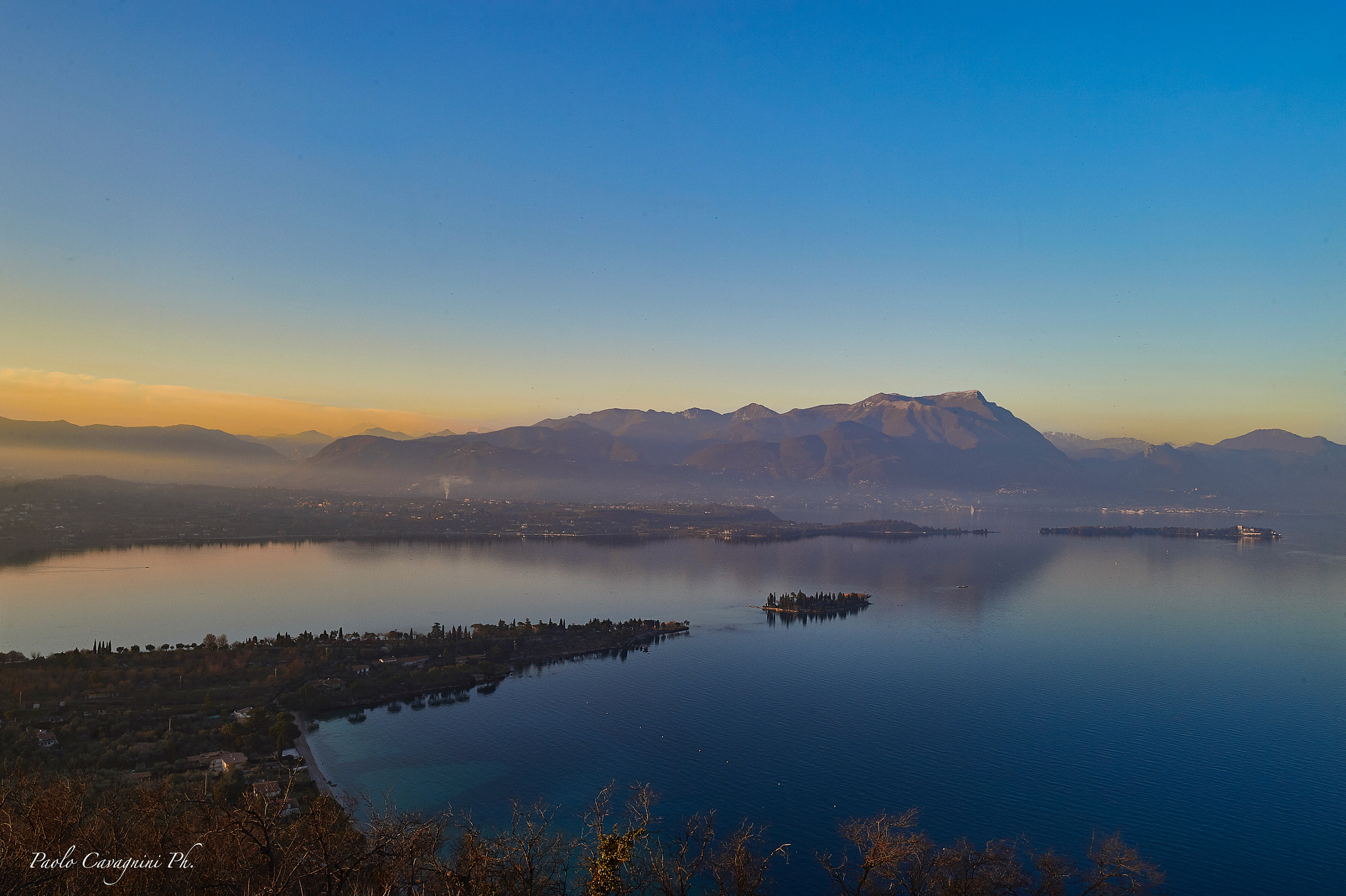 Nikon AF-S Nikkor 24mm F1.4G ED sample photo. In a paint photography