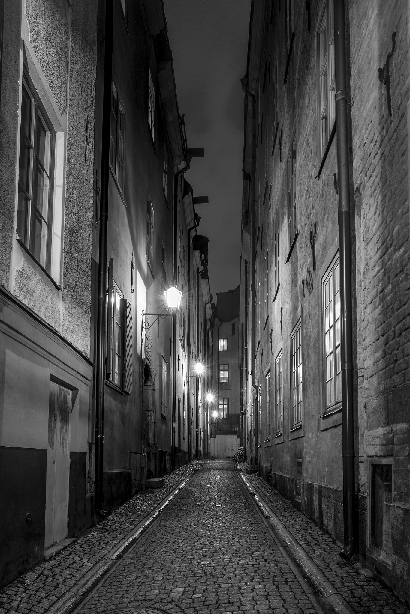Fujifilm X-Pro1 + Fujifilm XF 16mm F1.4 R WR sample photo. Priest street sockholm, a terrible story photography
