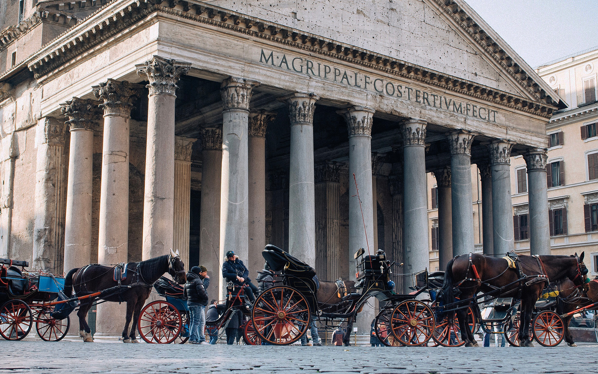 Nikon D7200 + Nikon AF-S Nikkor 28mm F1.8G sample photo. "2017, roma | piazza del pantheon | le carrozzelle". photography