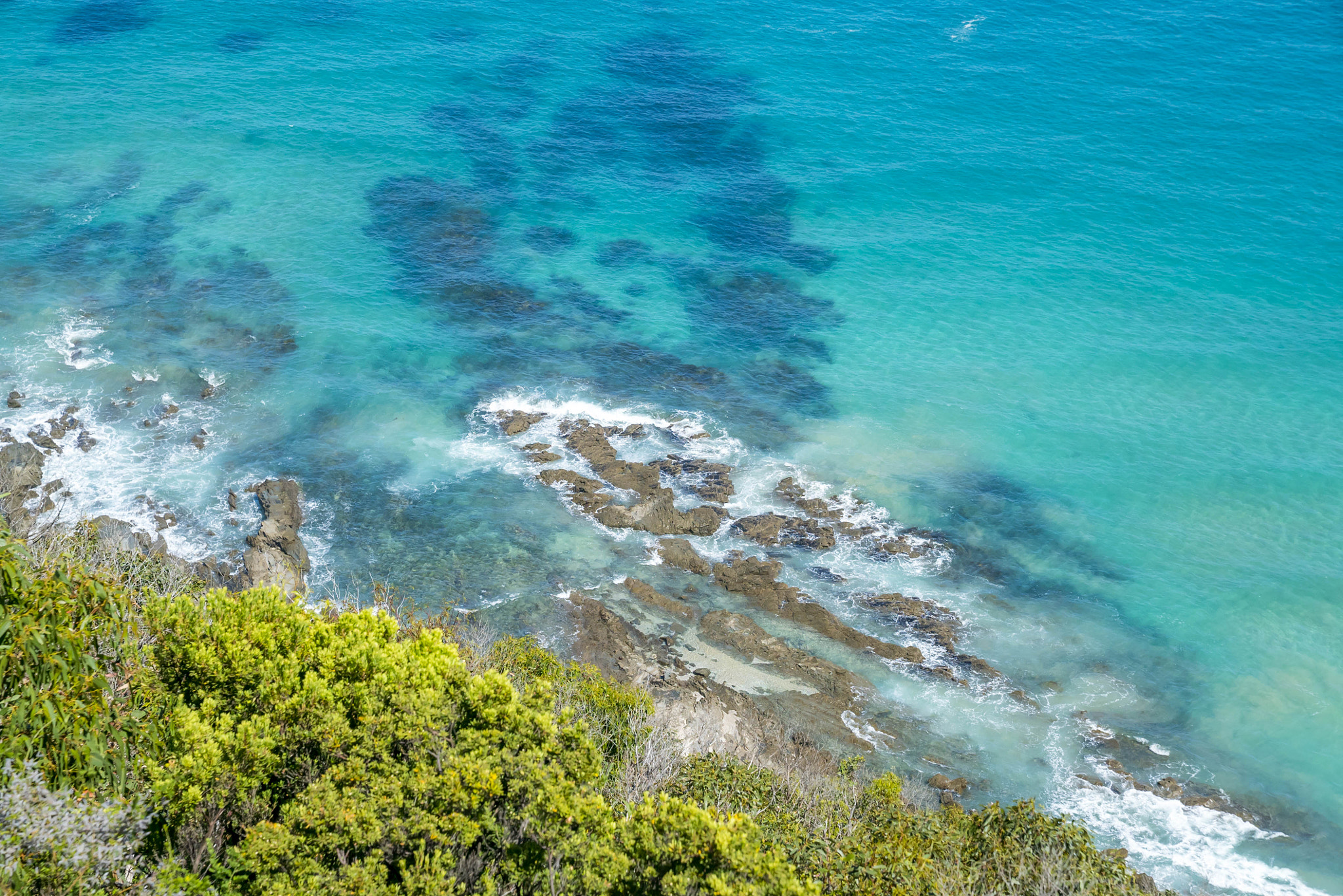 Sony a7S II + Sony FE 24-70mm F2.8 GM sample photo. Coastline of a rocky beach along the great ocean road photography