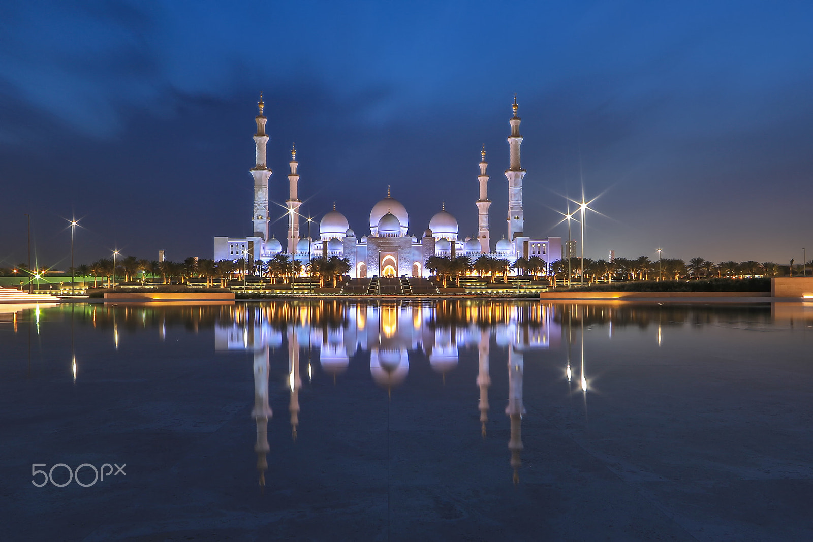 Canon EOS 5D Mark IV + Canon EF 14mm F2.8L II USM sample photo. Reflection of grand mosque photography