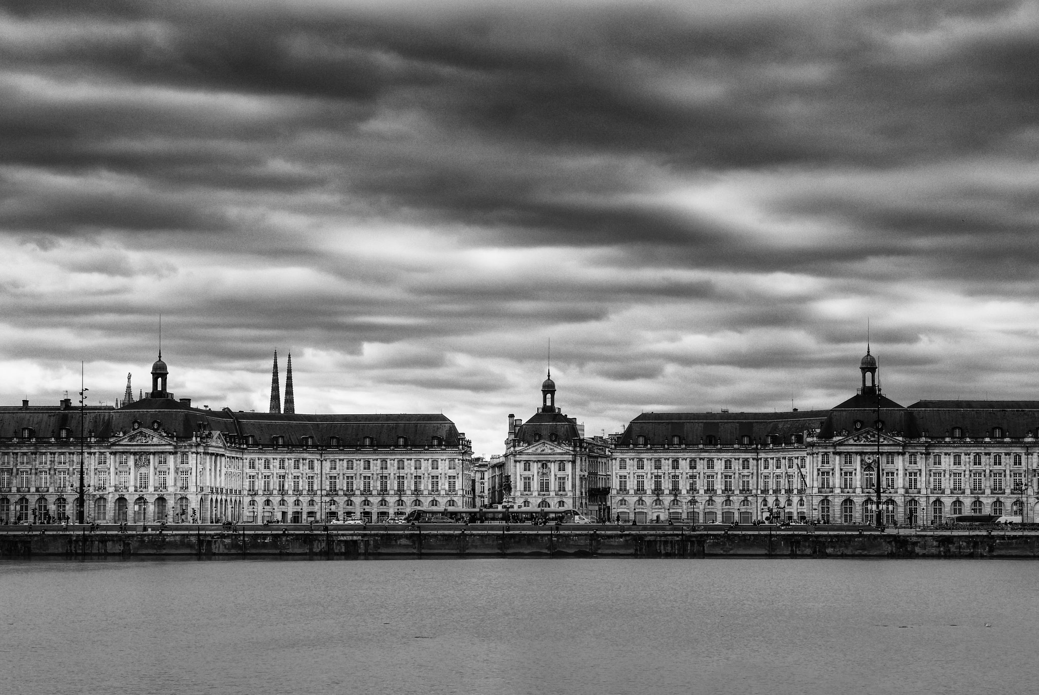 Canon EF-S 17-55mm F2.8 IS USM sample photo. Les quais de bordeaux photography