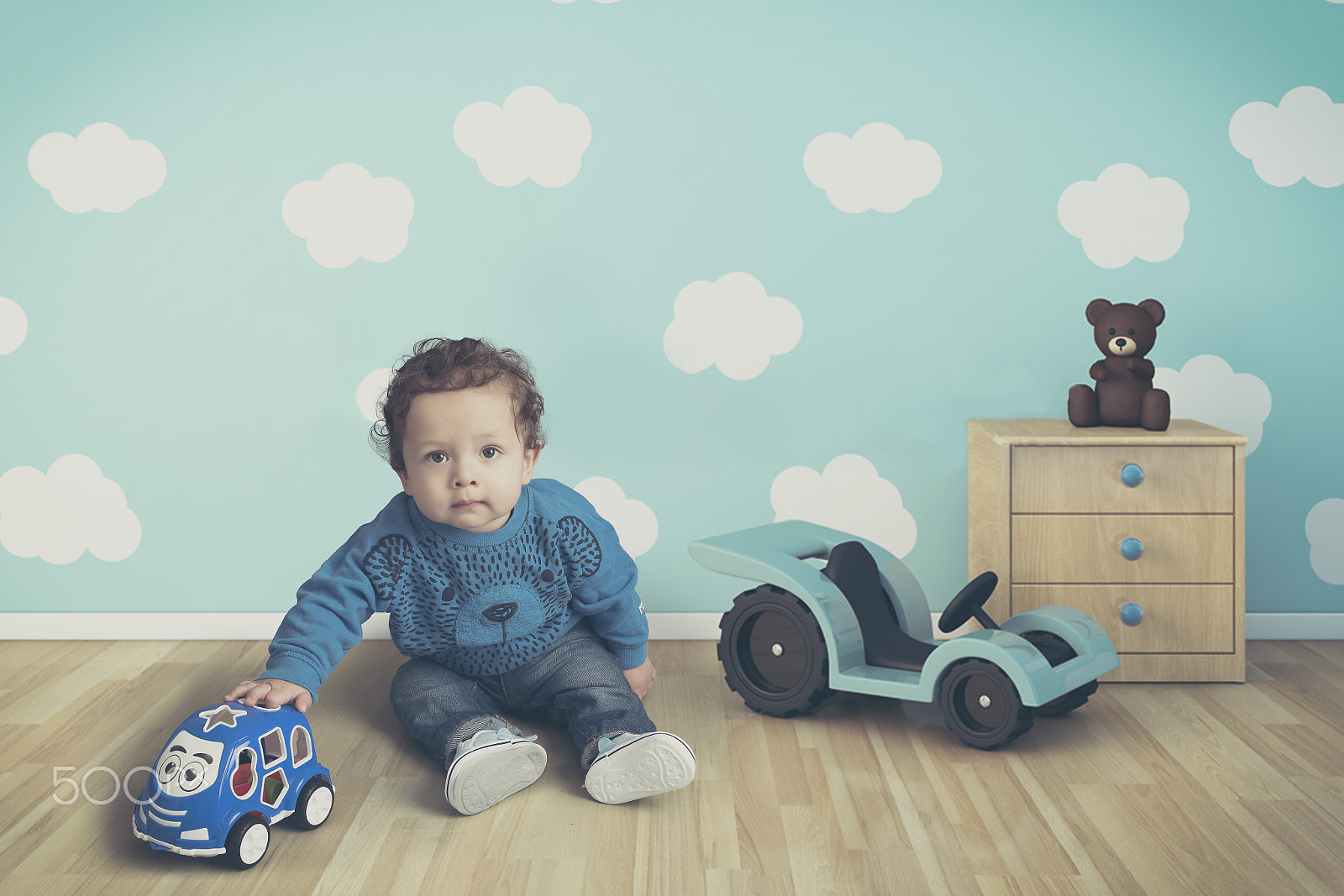 Canon EOS 5DS R sample photo. Small boy in his cartoon room photography