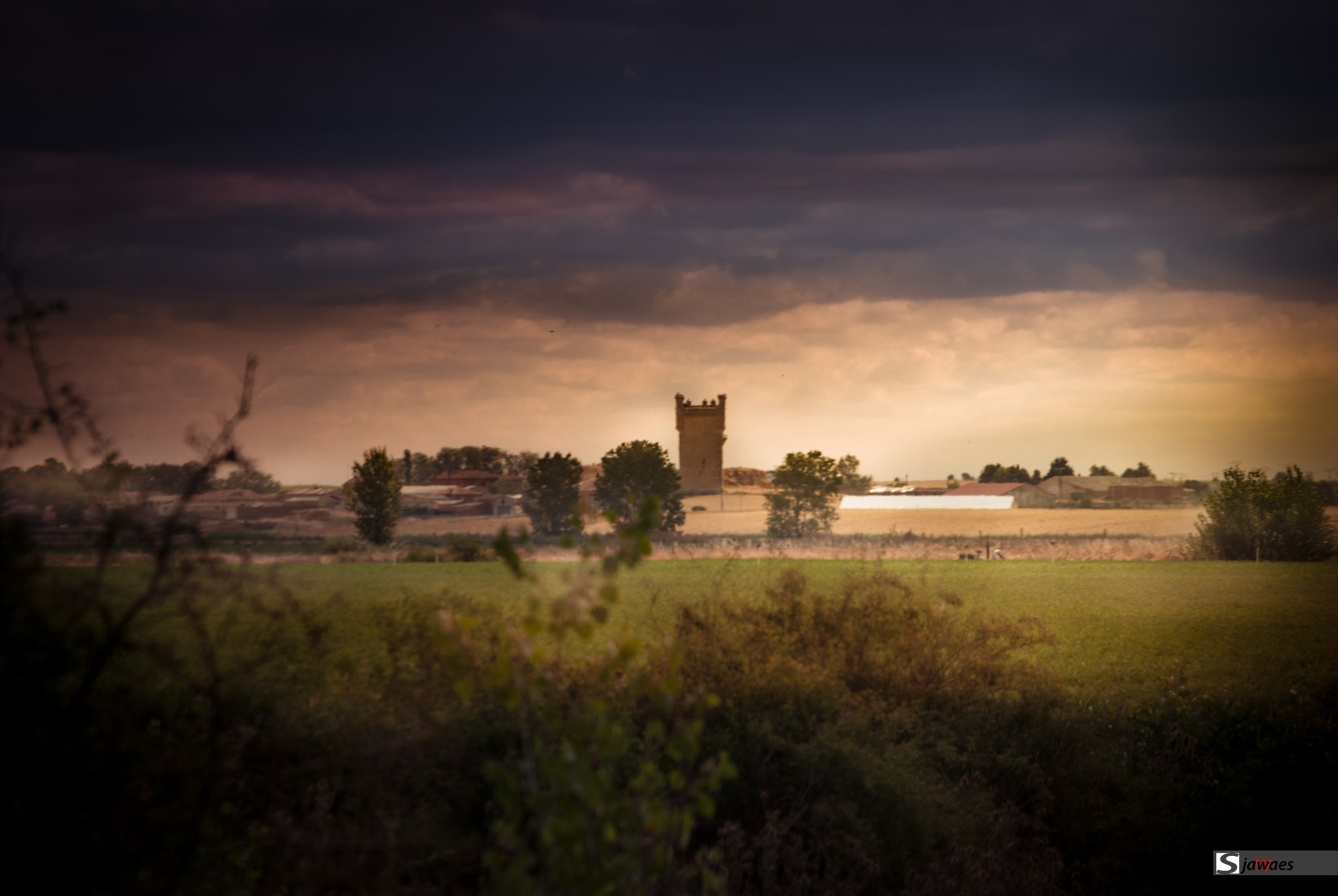 Nikon D3000 sample photo. Vigilados desde el castillo photography