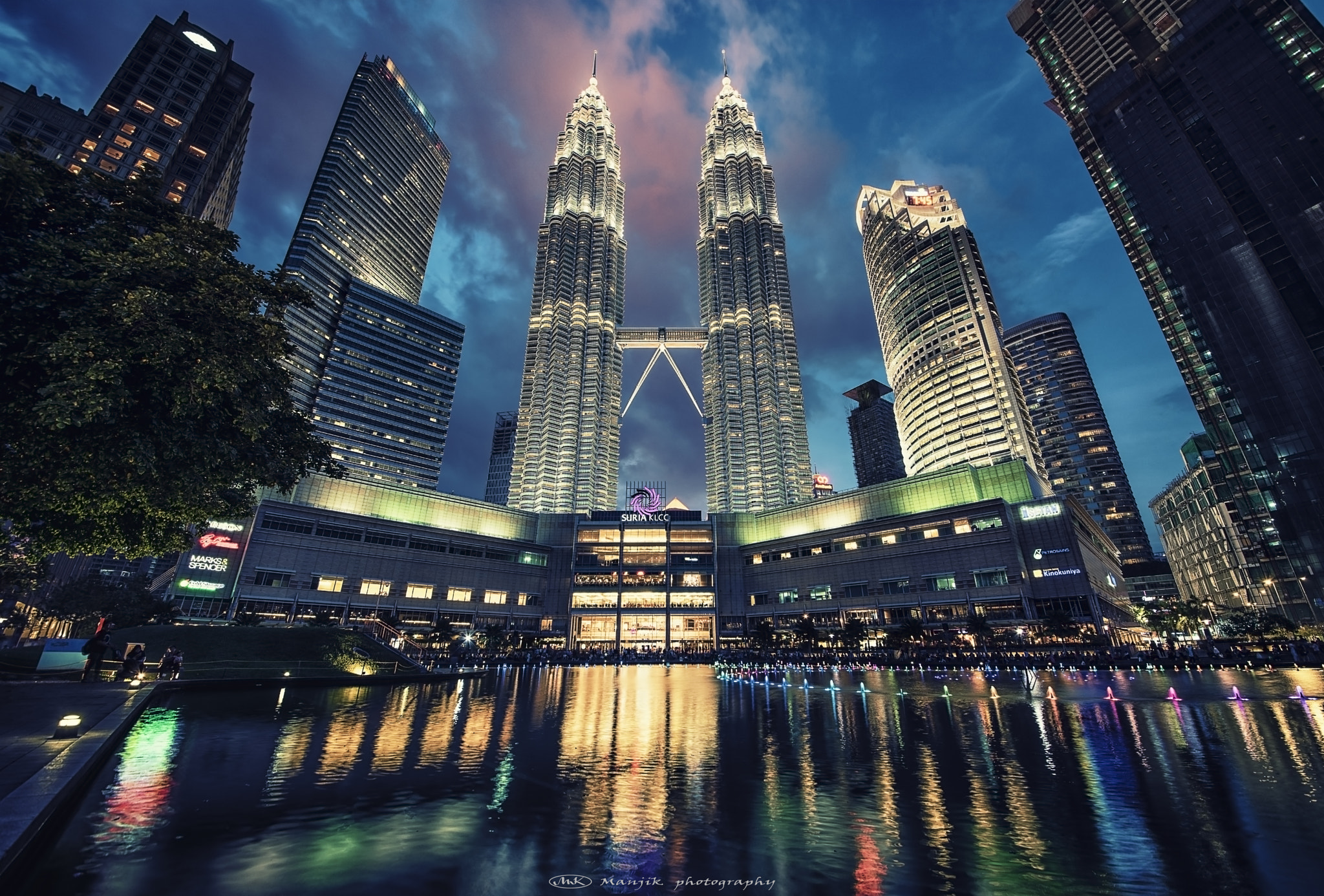 Nikon D810 + Sigma 12-24mm F4.5-5.6 II DG HSM sample photo. Petronas towers photography