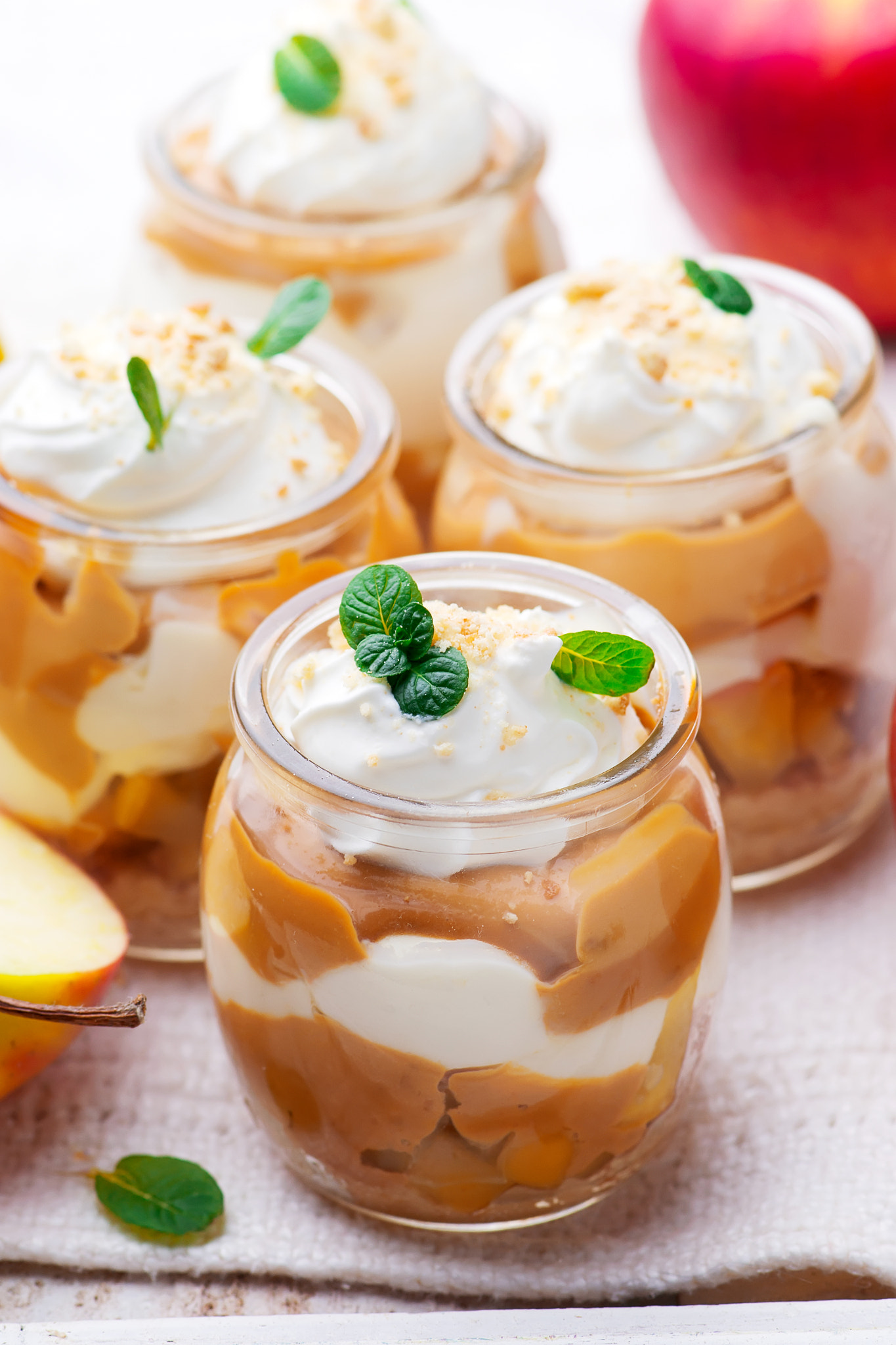 Nikon AF-S Micro-Nikkor 105mm F2.8G IF-ED VR sample photo. No bake caramel apple cheesecake in to the jar photography