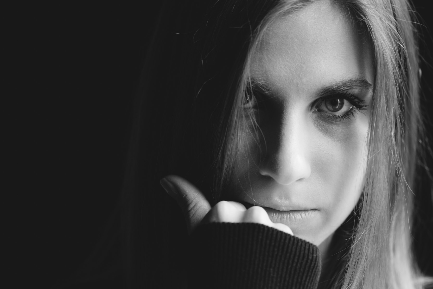Nikon AF-S Micro-Nikkor 105mm F2.8G IF-ED VR sample photo. Valentina photography