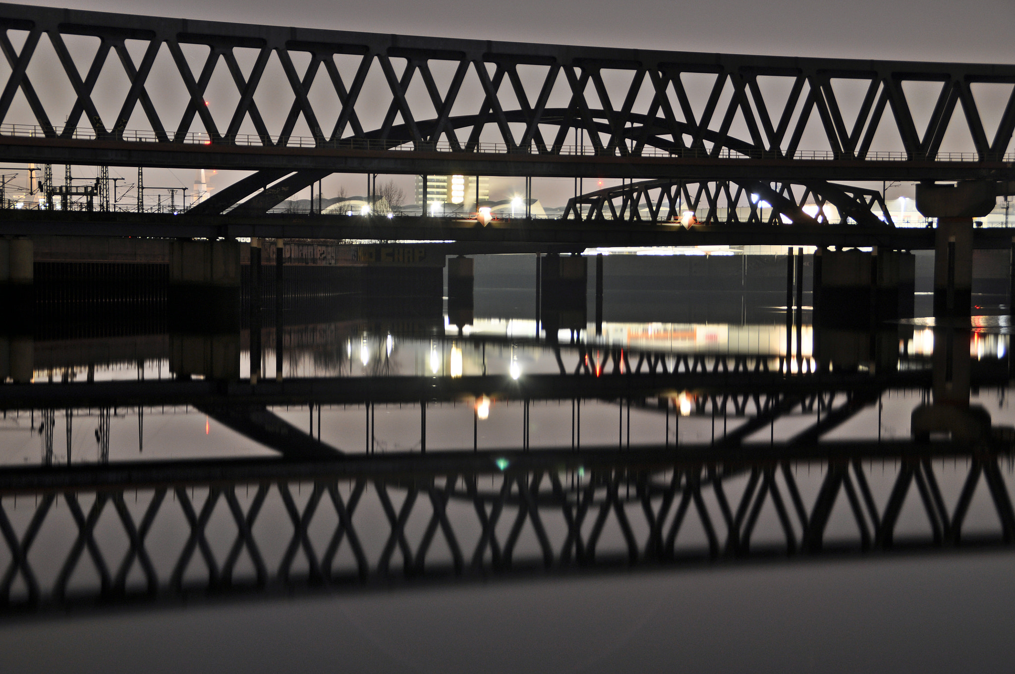 Nikon D5000 sample photo. Schatten spiel photography