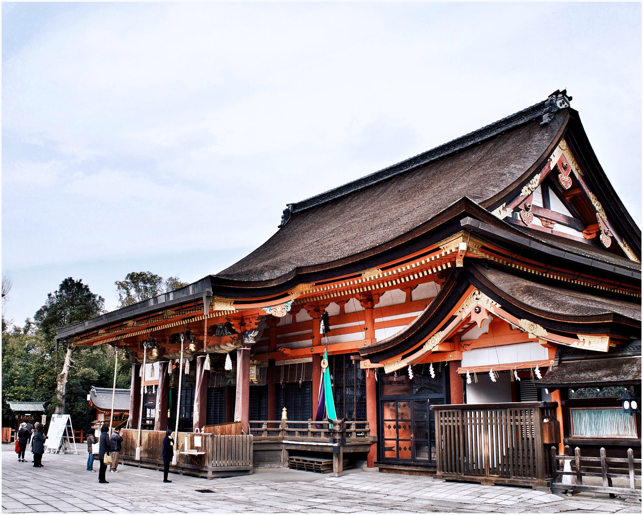 Canon EOS 500D (EOS Rebel T1i / EOS Kiss X3) sample photo. Yasaka shrine photography