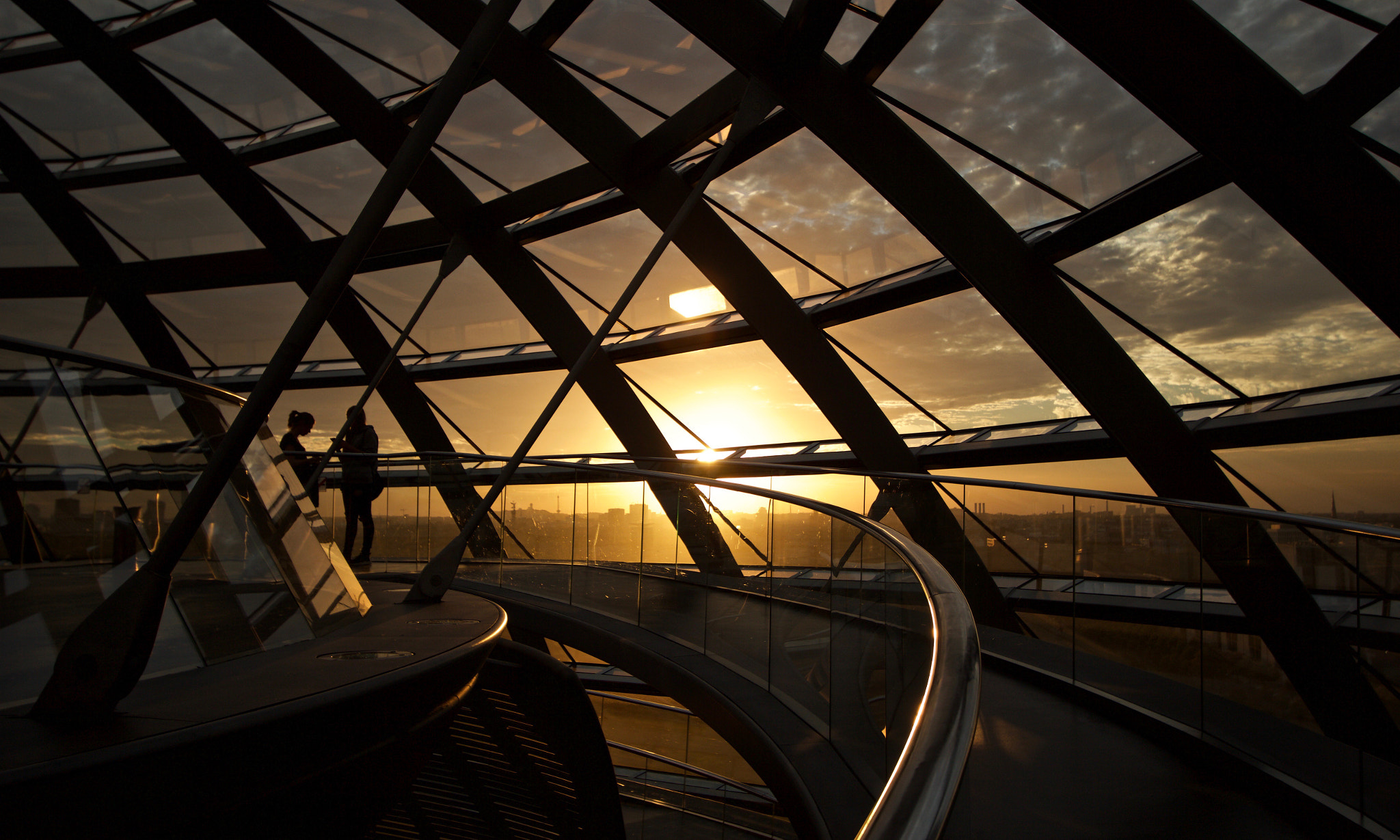 Canon EF-S 10-22mm F3.5-4.5 USM sample photo. Reichstag dome photography