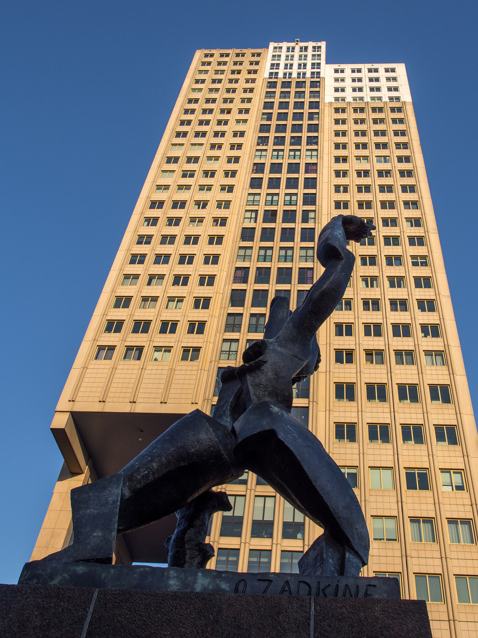 Olympus OM-D E-M5 + Olympus M.Zuiko Digital ED 12-40mm F2.8 Pro sample photo. Rotterdam-zadkine photography