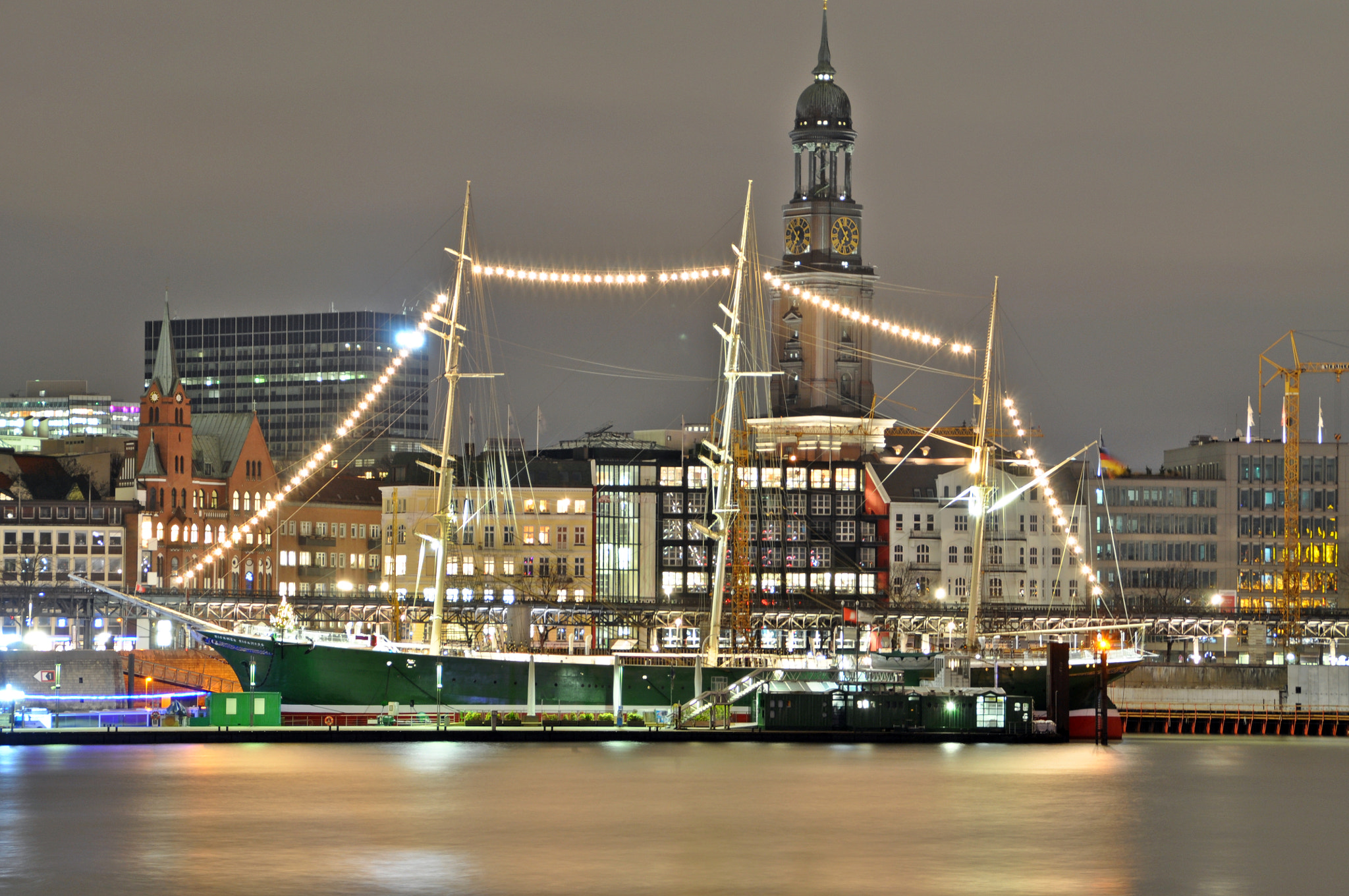 Nikon D5000 sample photo. Hamburg city photography
