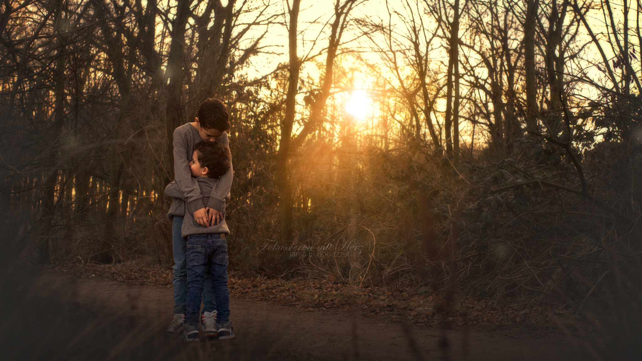 Sigma 35mm F1.4 DG HSM Art sample photo. Brother love photography