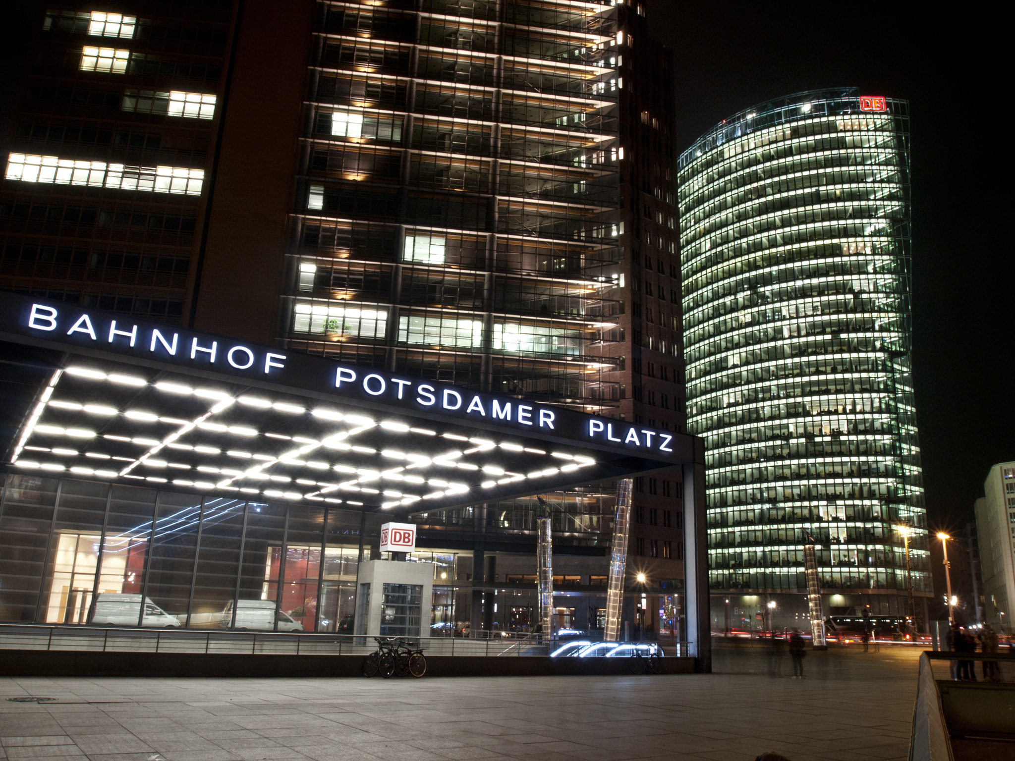 Olympus PEN E-P2 sample photo. Postdamer platz photography
