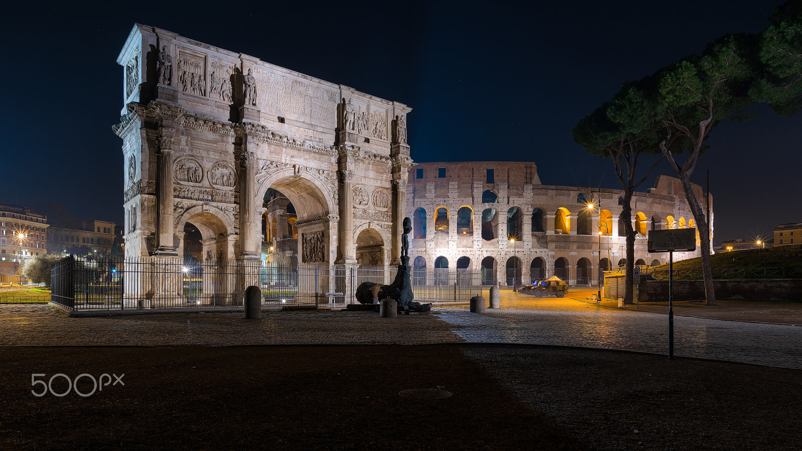 Nikon D610 + Nikon AF-S Nikkor 20mm F1.8G ED sample photo. Rome - colosseo e arco di costantino photography