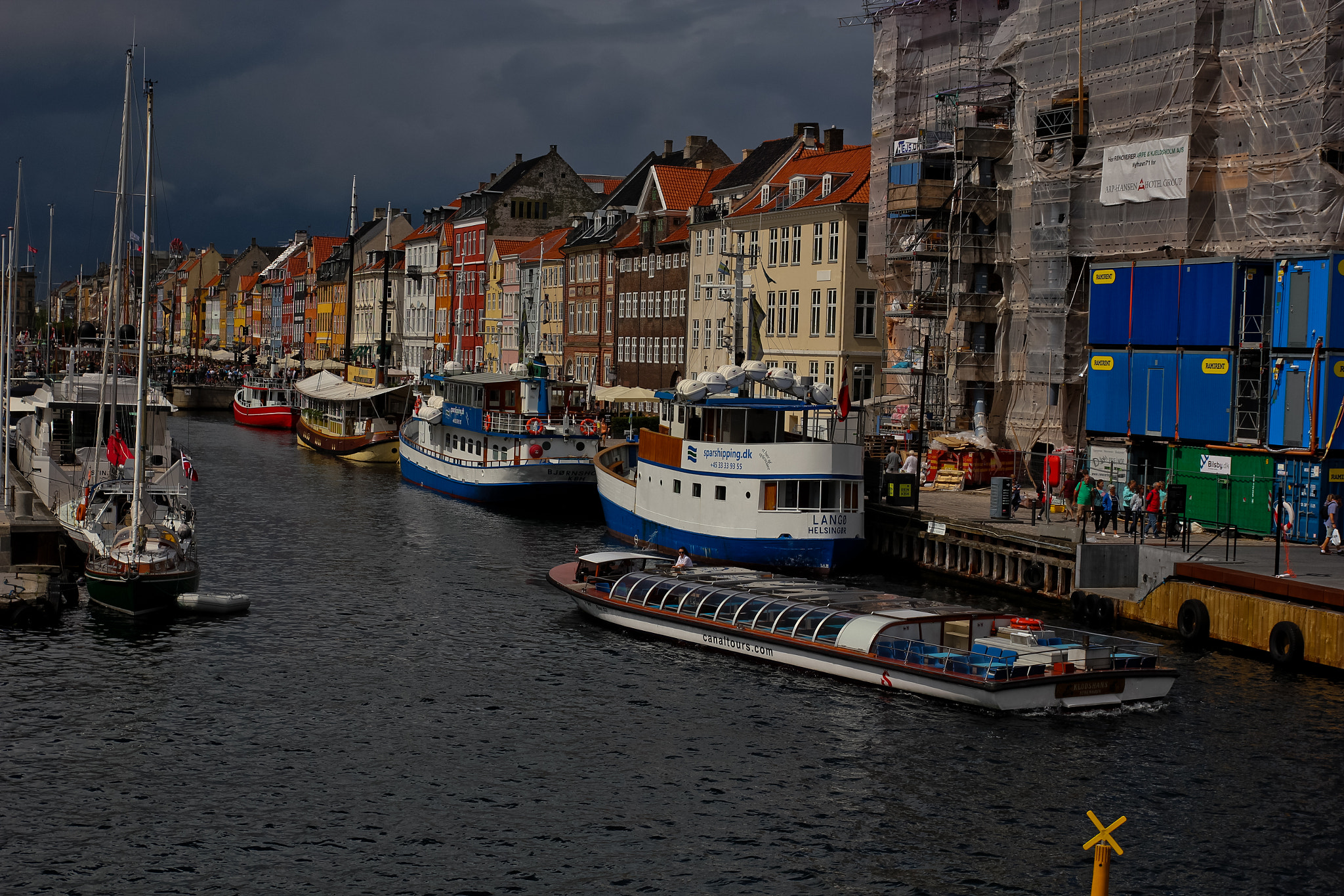 Canon EF-S 17-55mm F2.8 IS USM sample photo. Copenhagen. centre photography