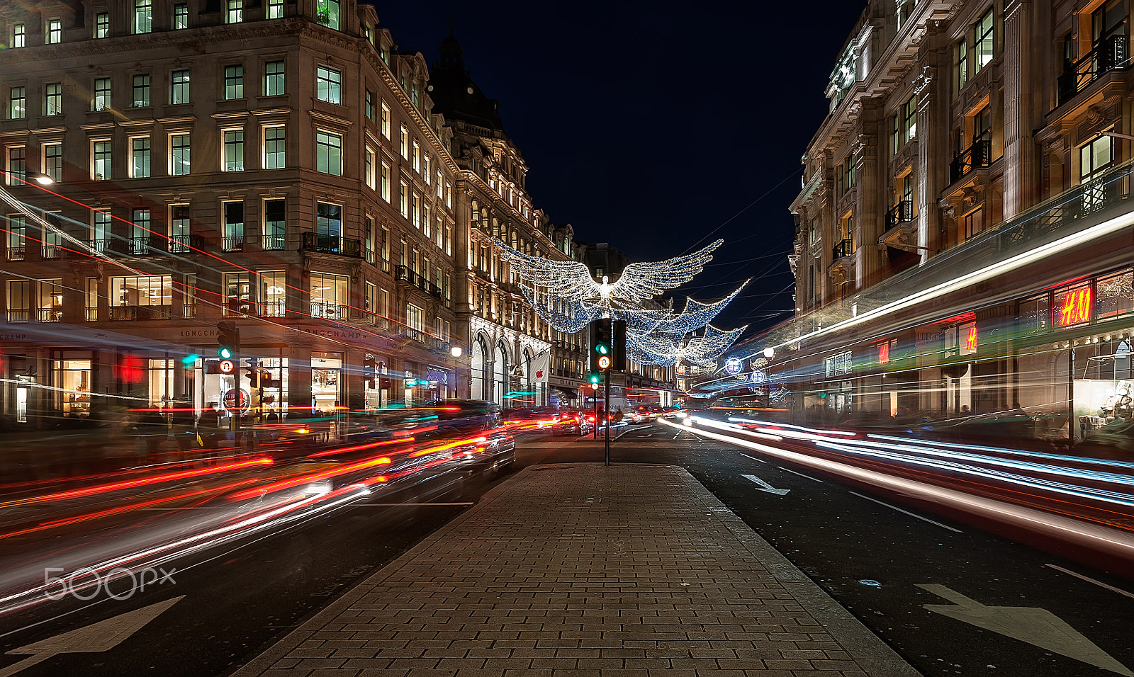 Nikon AF-S Nikkor 16-35mm F4G ED VR sample photo. Christmas on regent street... photography