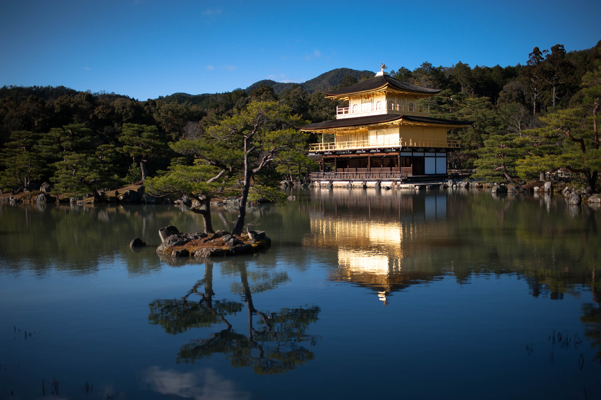 Nikon D700 + Nikon AF-S Nikkor 35mm F1.8G ED sample photo. Kinkaku ji photography