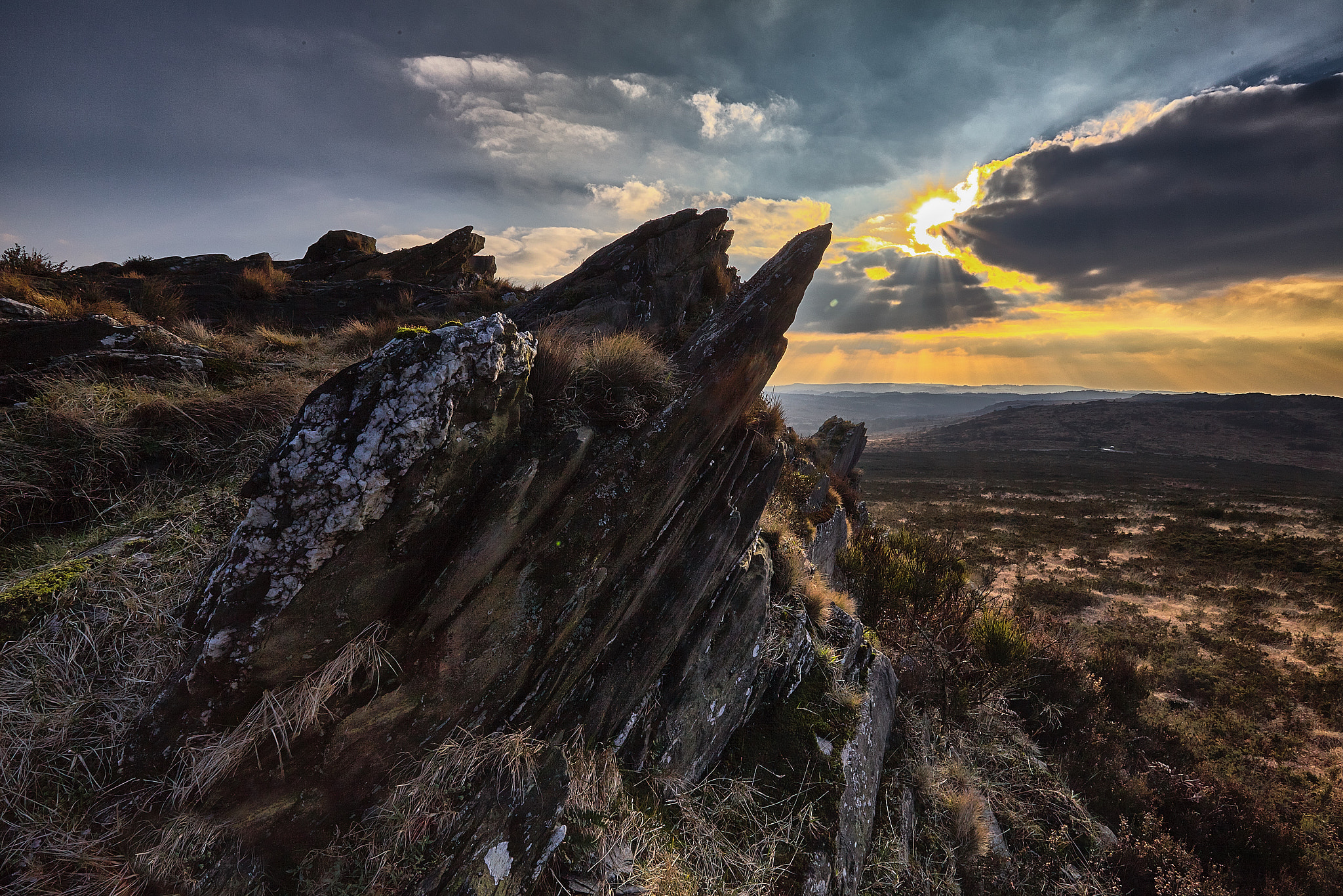 Canon EF 17-40mm F4L USM sample photo. Coucher de soleil dans les monts d'arrée photography