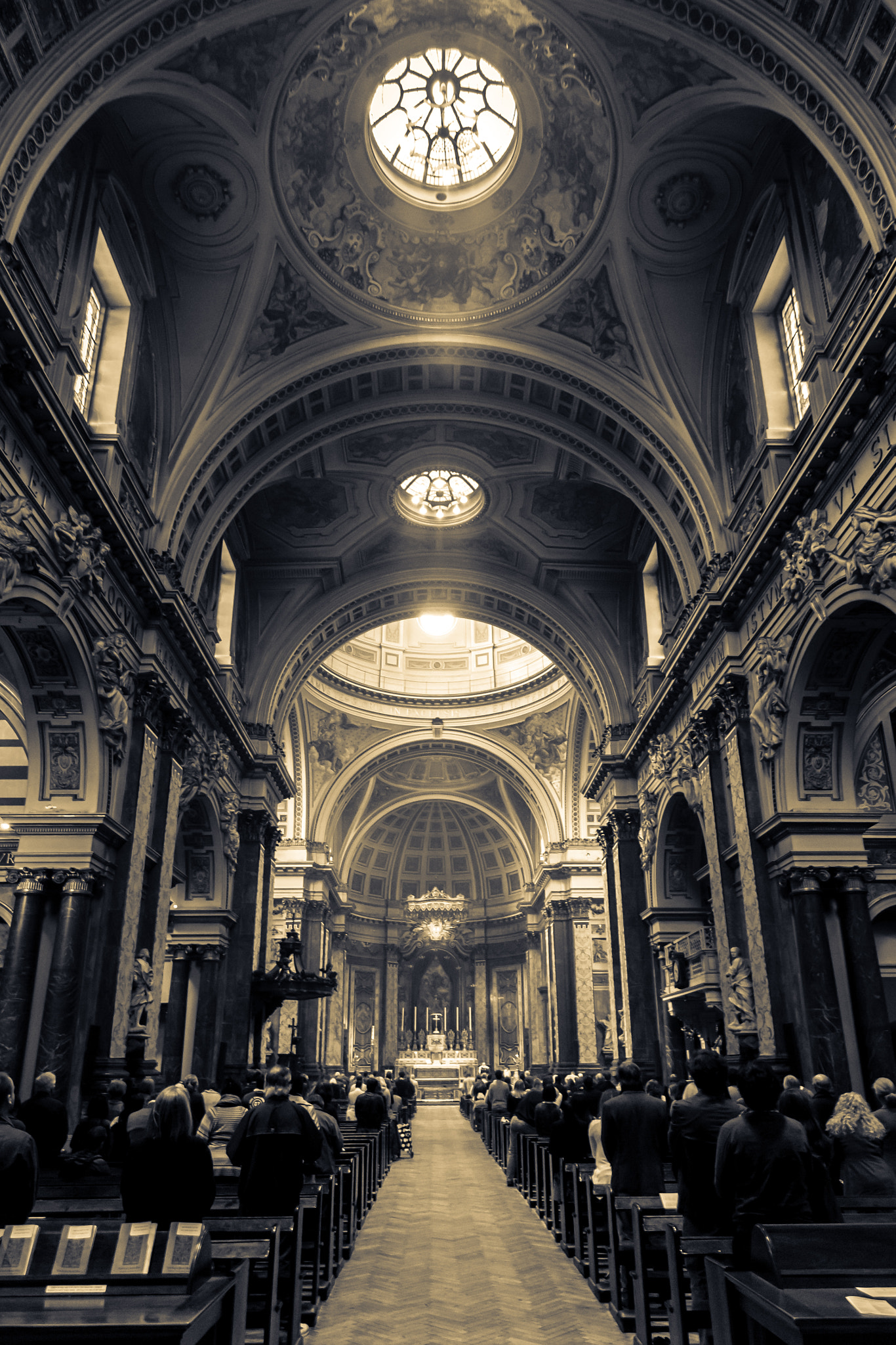Tokina AT-X Pro 12-24mm F4 (IF) DX sample photo. London oratory photography
