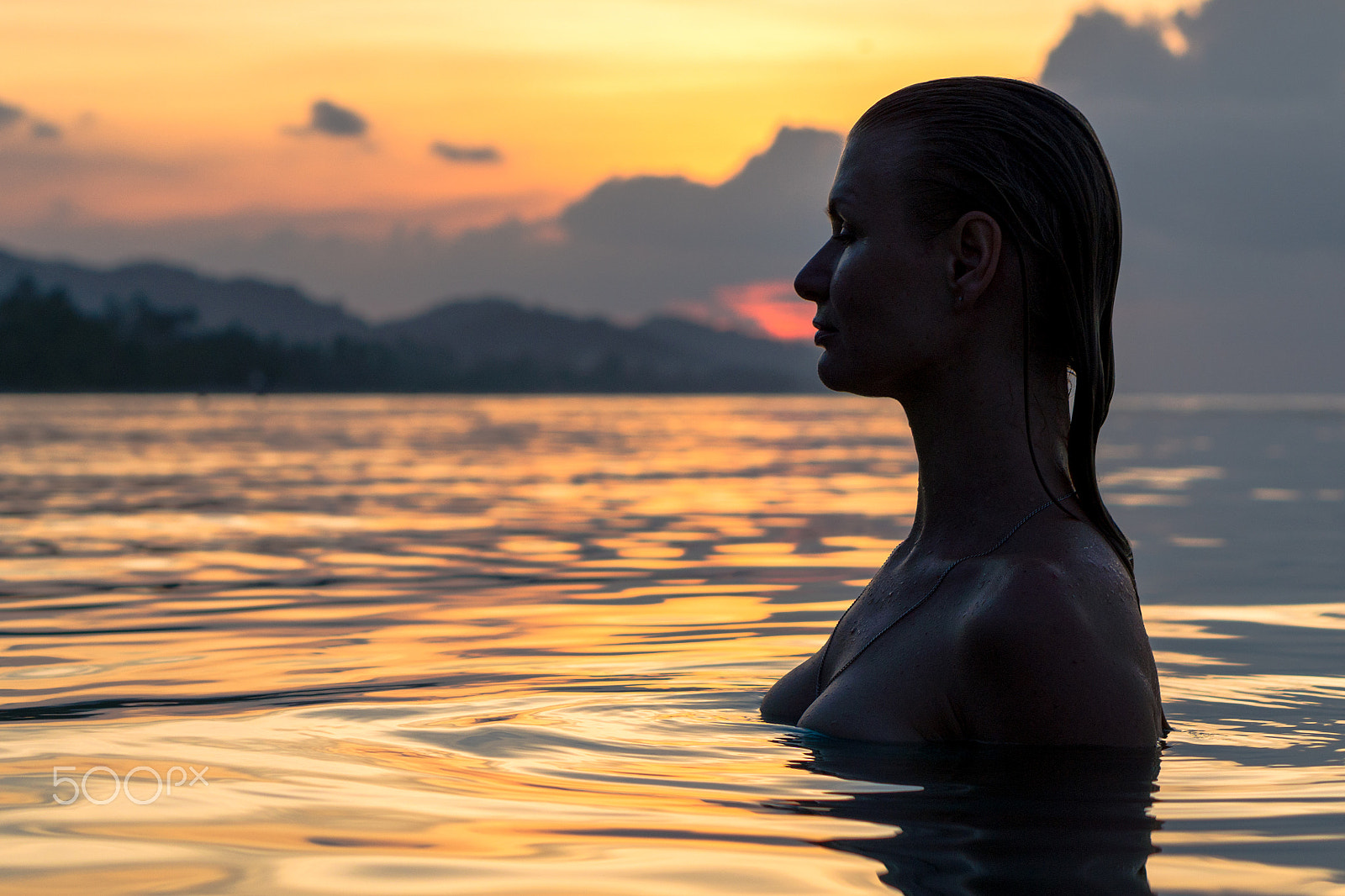 Sony a6300 + E 50mm F1.8 OSS sample photo. Sunset mood photography
