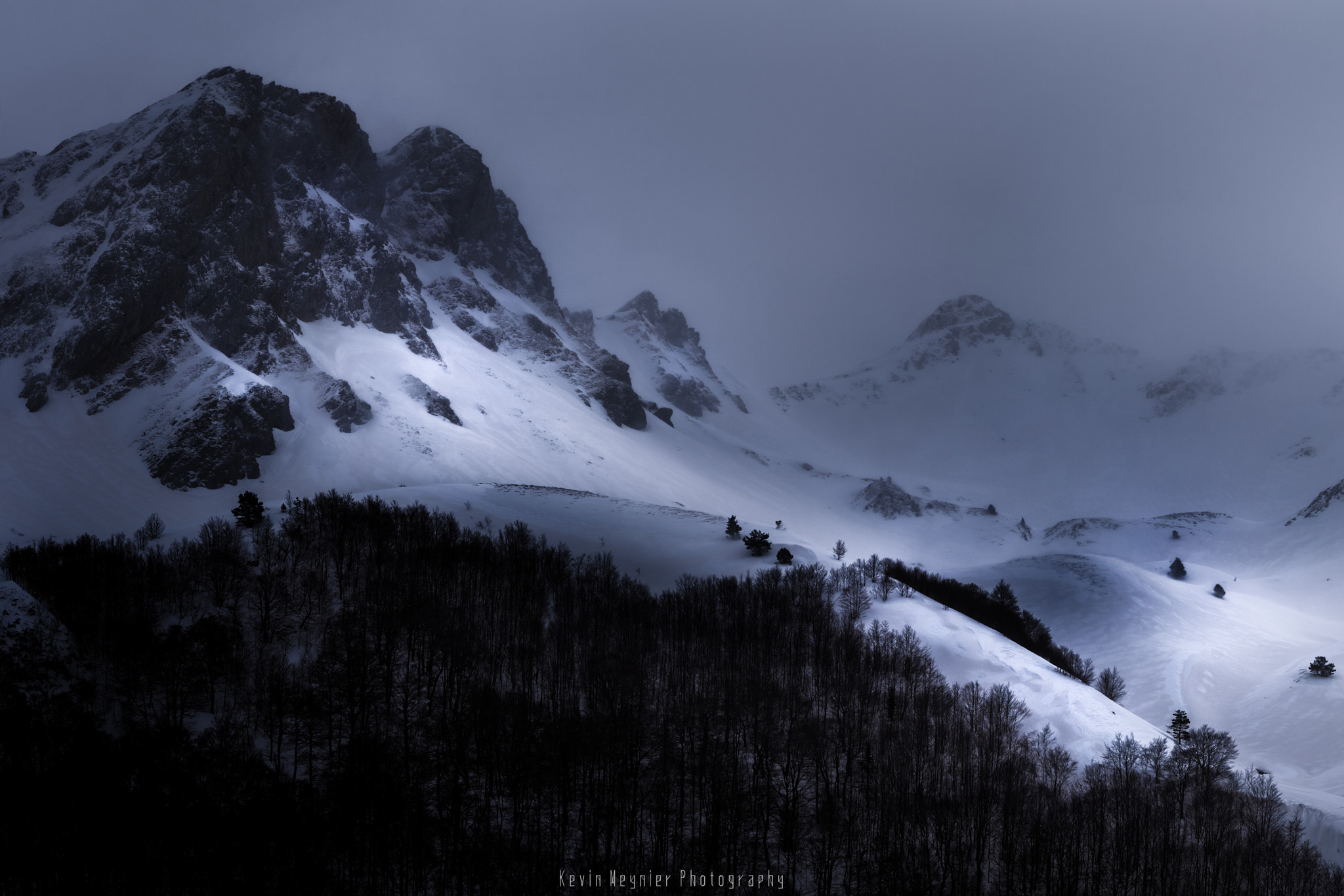 Fujifilm X-T1 + Fujifilm XF 90mm F2 R LM WR sample photo. Look moonlight photography
