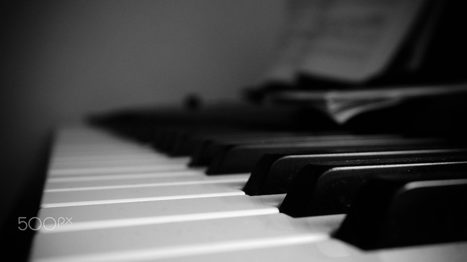 Sony Alpha NEX-6 sample photo. Tinkling the ivories photography