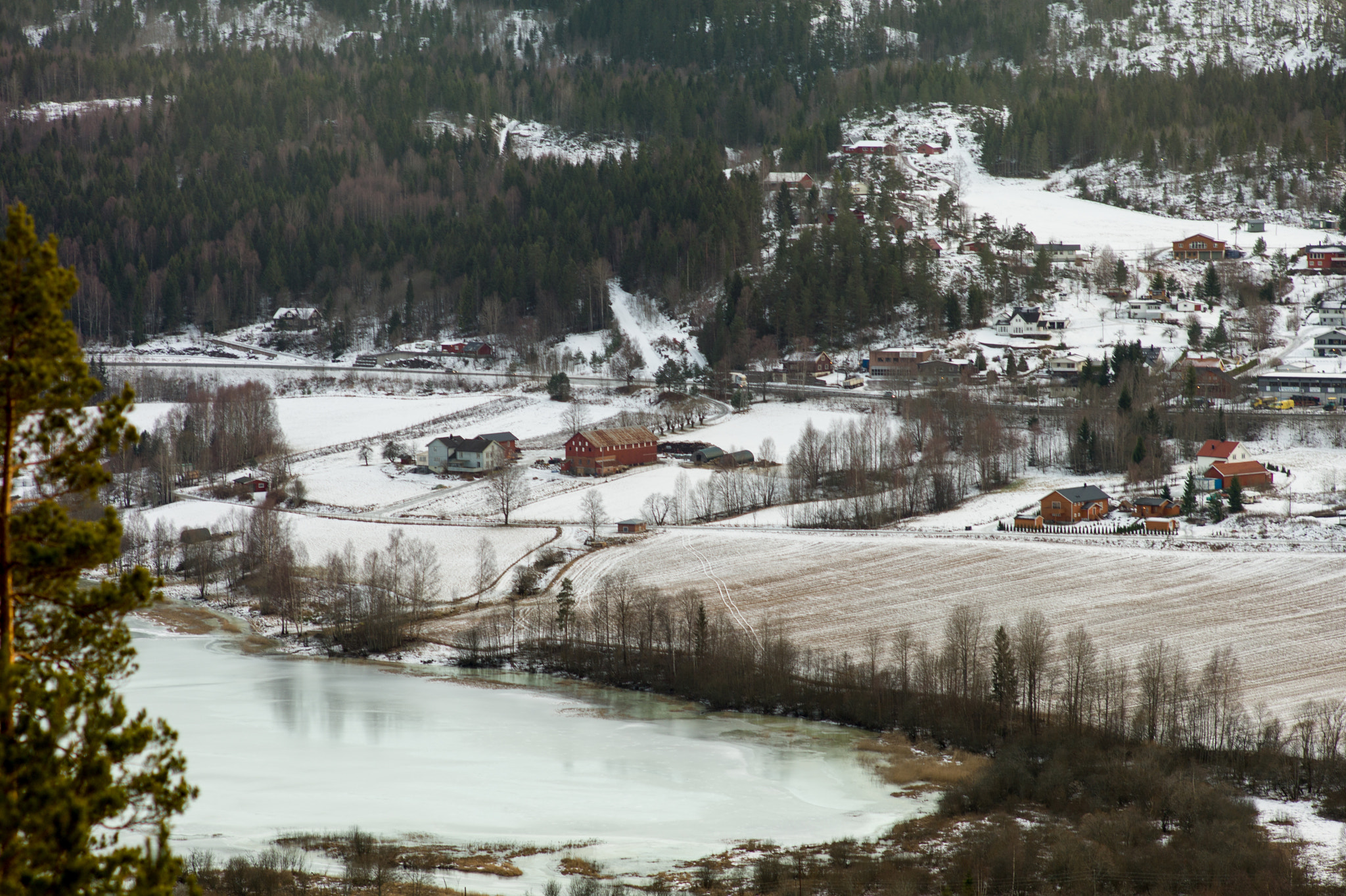 Elmarit-M 135mm f/2.8 (I/II) sample photo. Vinter ladscape photography