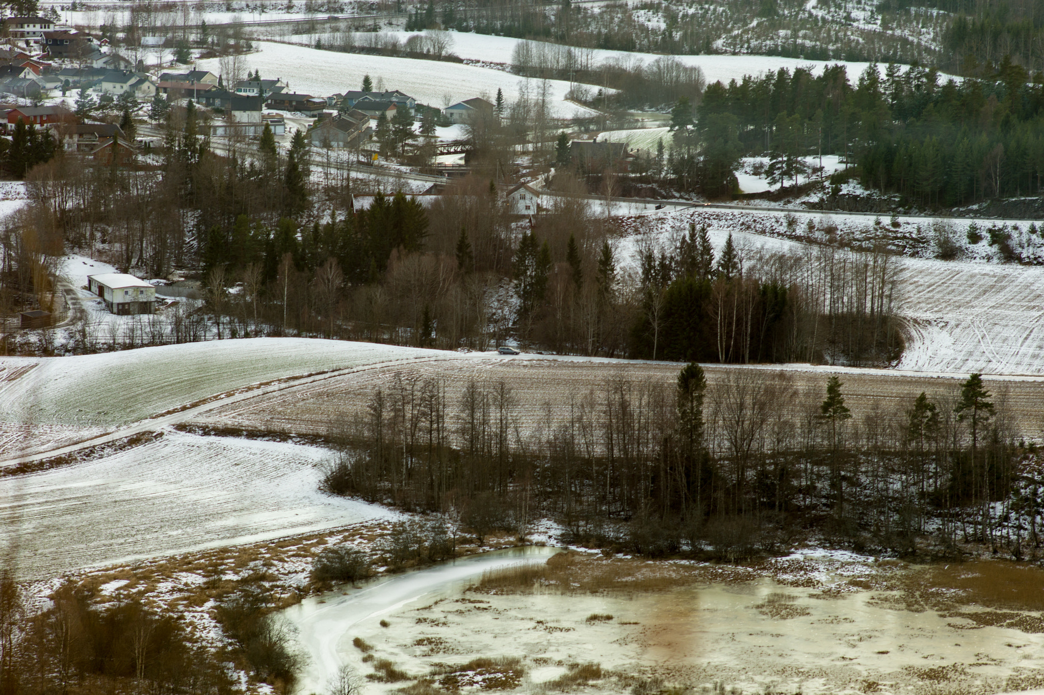 Leica M9 + Elmarit-M 135mm f/2.8 (I/II) sample photo. Vinter ladscape photography