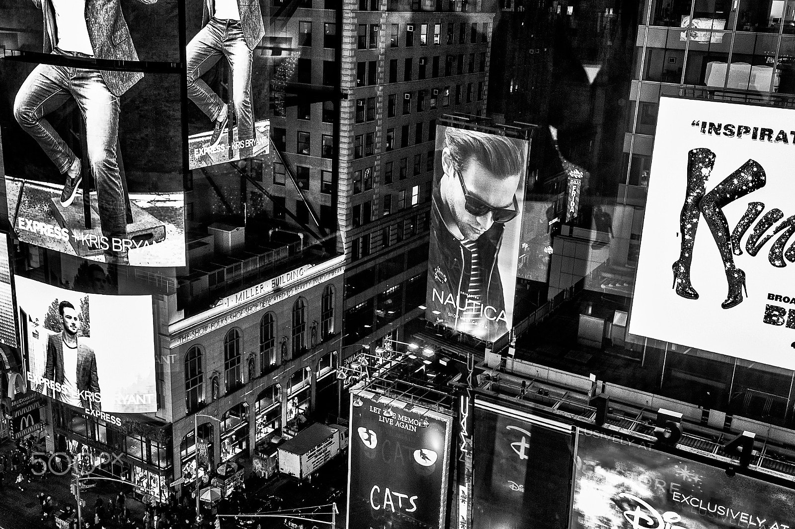 Canon EF-S 24mm F2.8 STM sample photo. Times square photography
