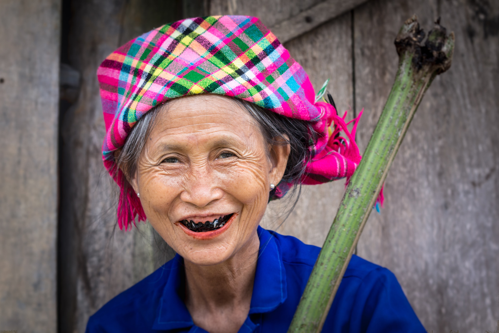 Sigma 70-200mm F2.8 EX DG OS HSM sample photo. Vielle femme du nord vietnam photography