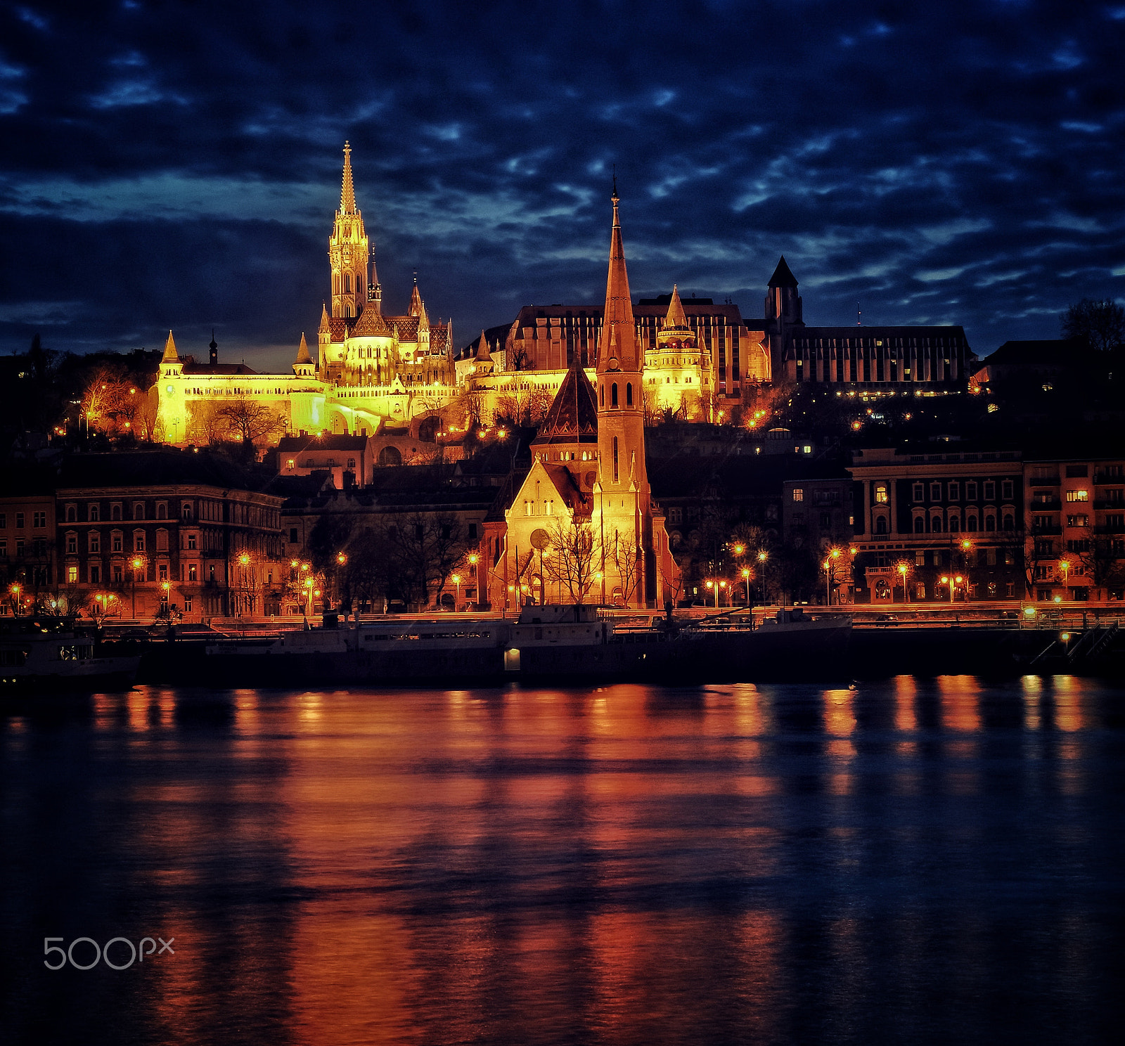 Samsung NX mini sample photo. Evening in budapest photography