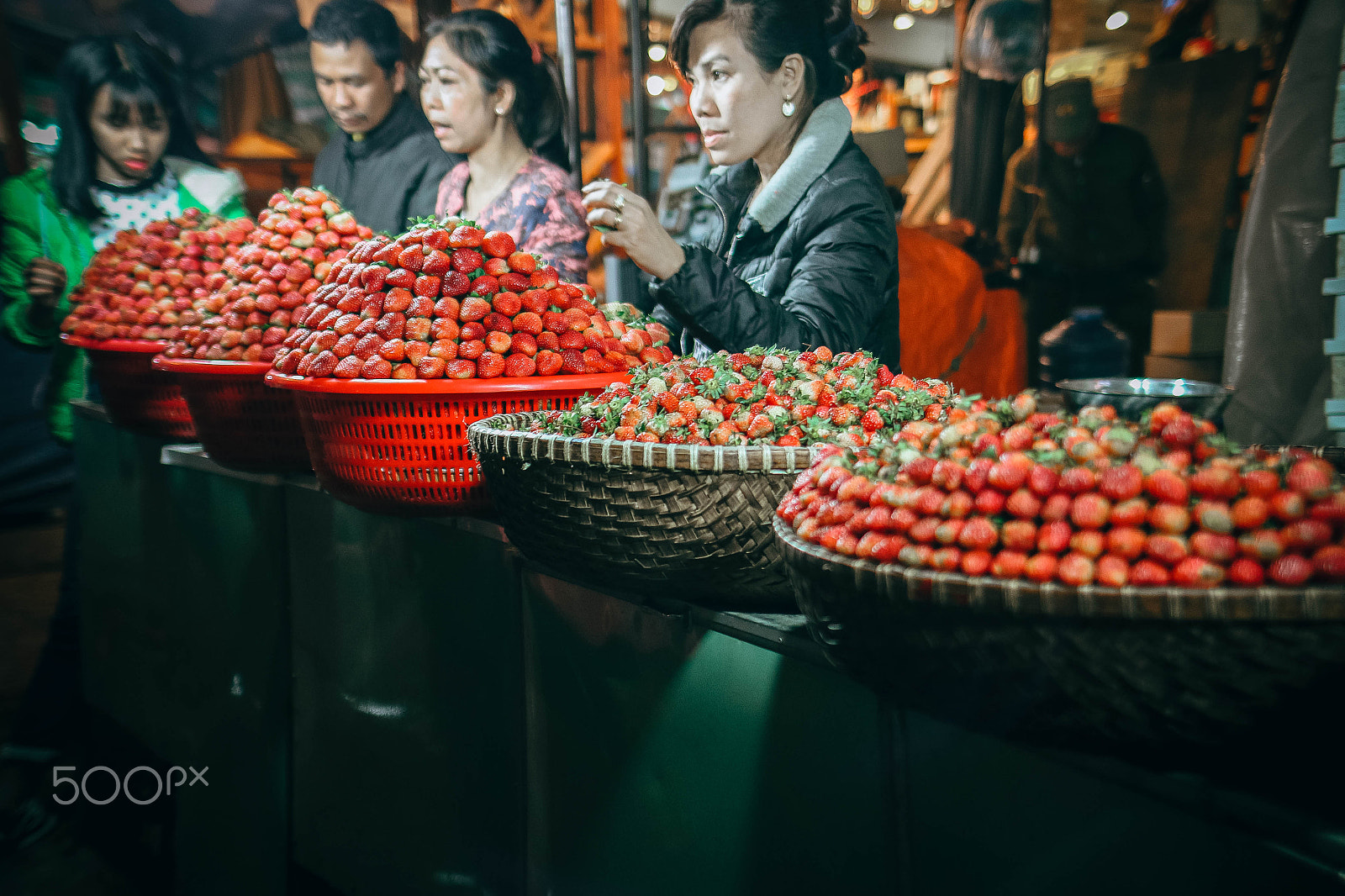 Canon EF 35mm F2 IS USM sample photo. Street food photography