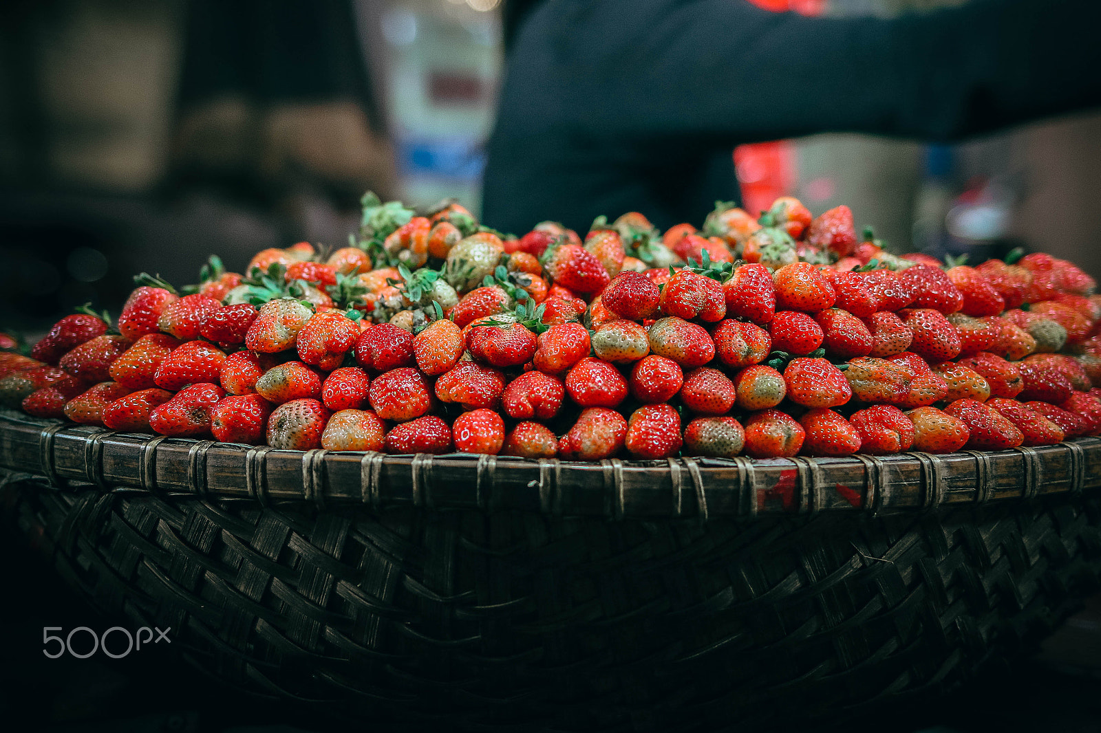 Canon EOS 70D + Canon EF 35mm F2 IS USM sample photo. Street food photography