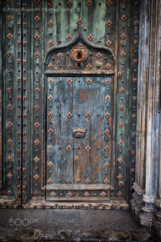 Canon EOS 5D Mark II + Canon EF 24mm F2.8 IS USM sample photo. Old door to girona cathedral photography