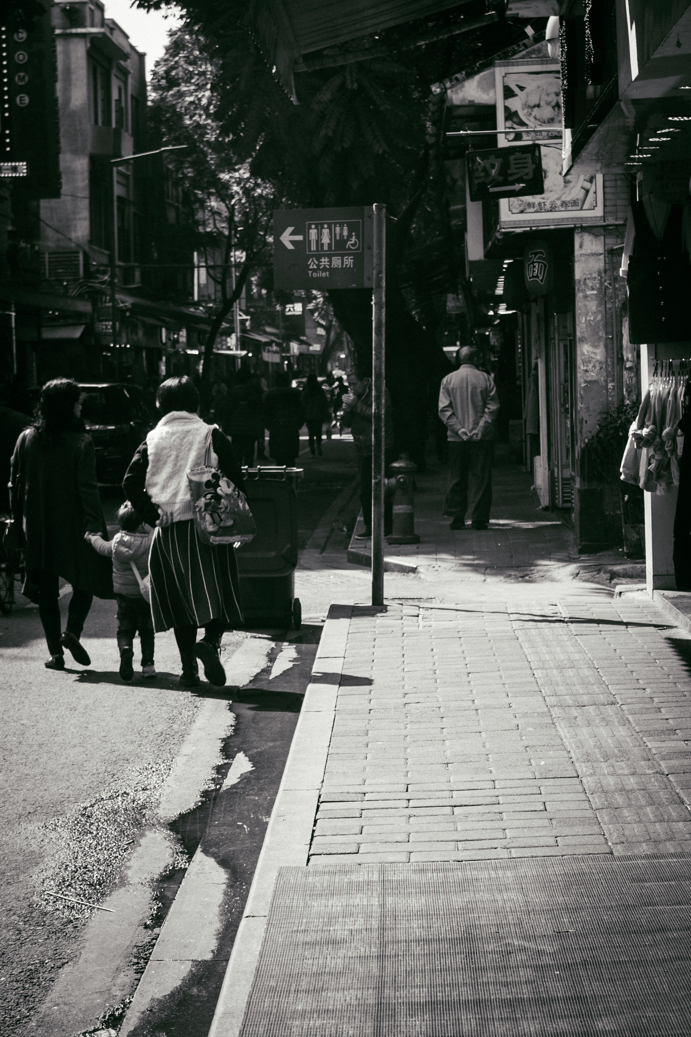 Canon EOS 40D sample photo. Street in guangzhou old city area photography