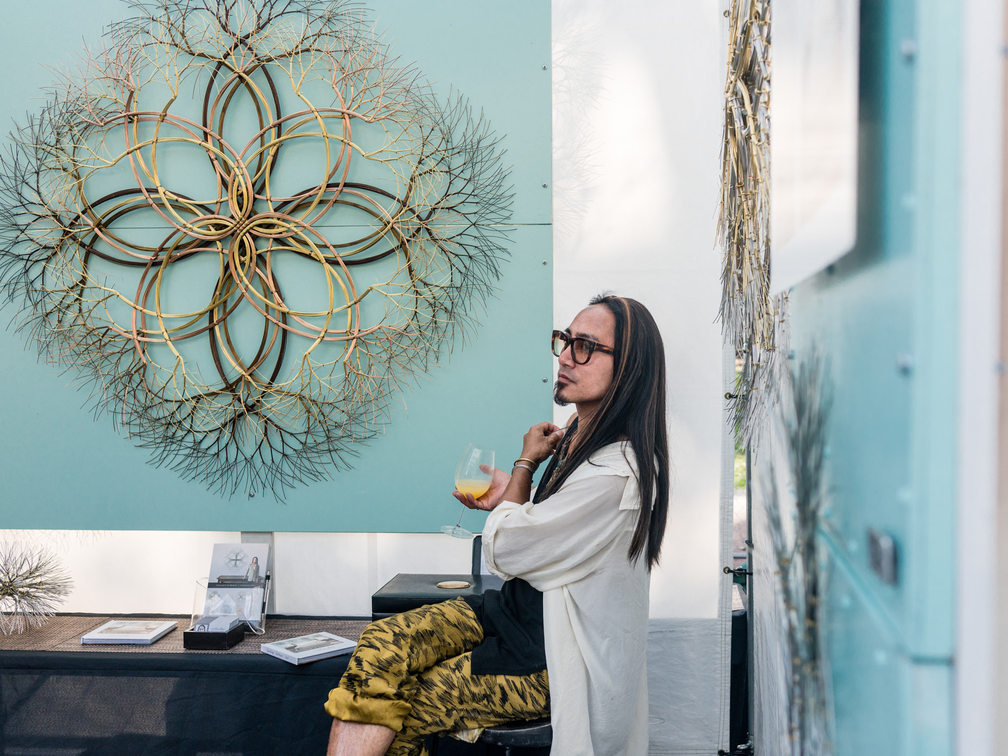 35mm F2.0 sample photo. Art browsing - very zen like... photography